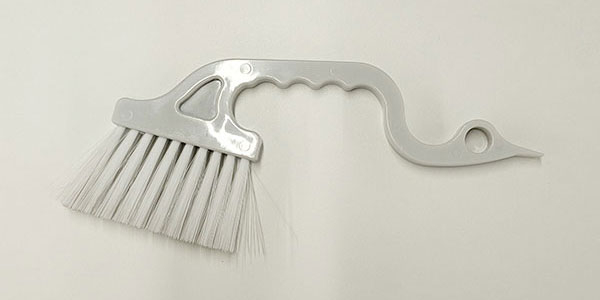 ①サッシブラシ