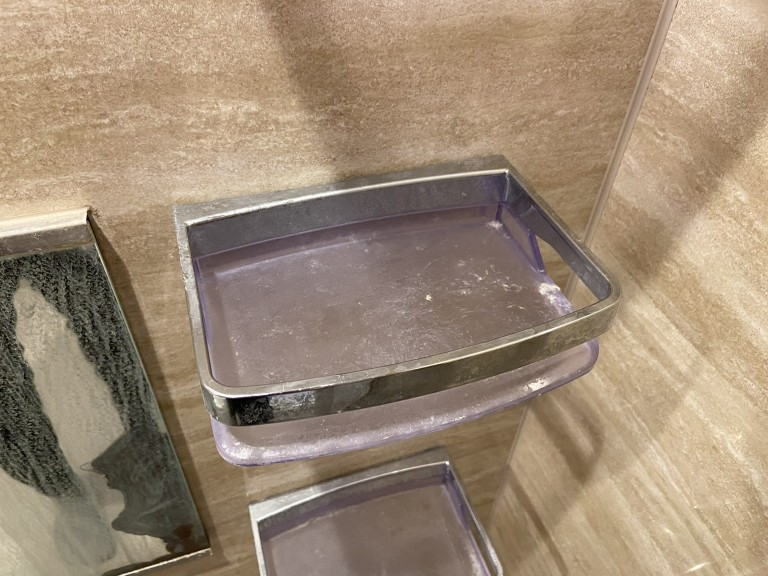 大阪府茨木市西駅前町の浴室・お風呂クリーニングの作業前3