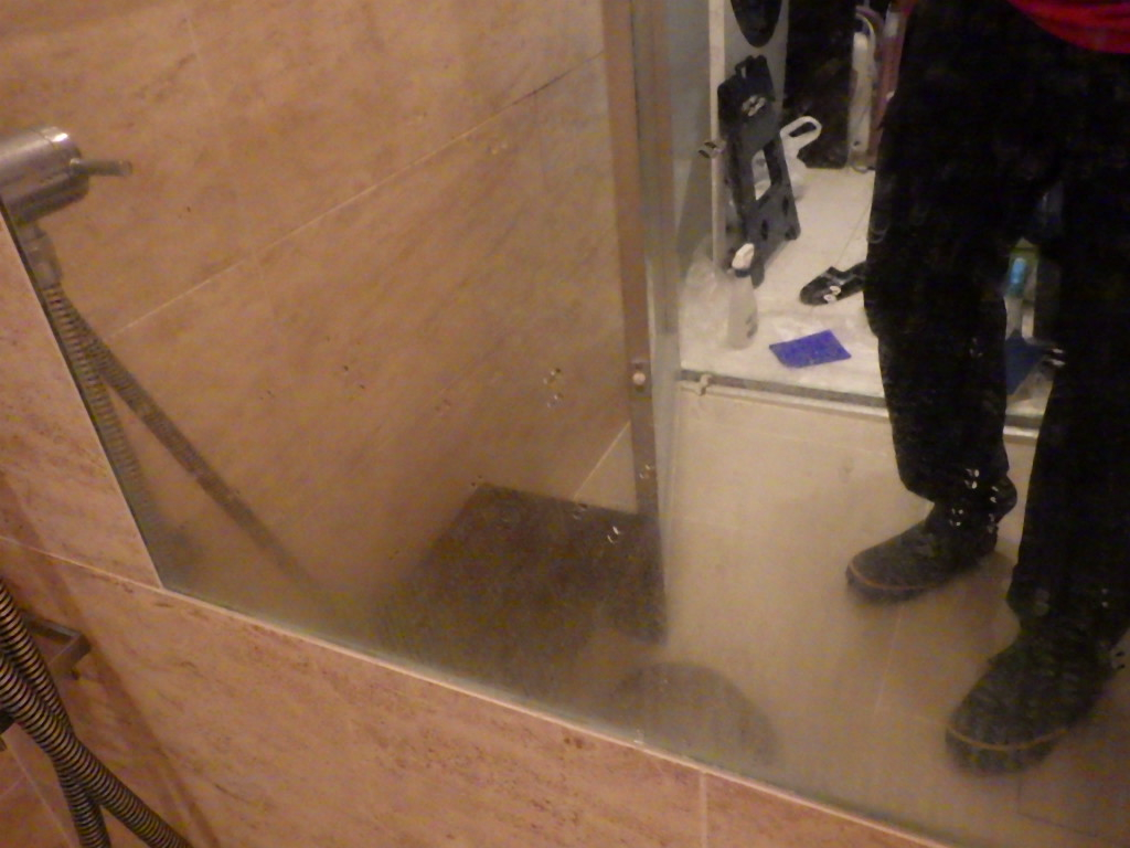 東京都港区南麻布の浴室・お風呂クリーニングの作業前1