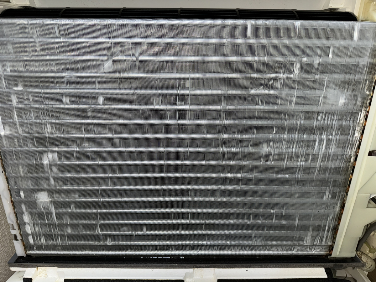 埼玉県三郷市の家庭用床置きエアコンの作業後1