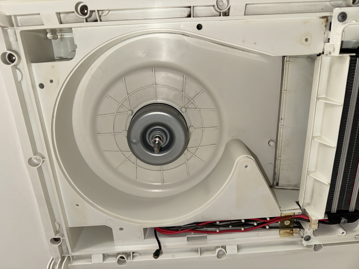 埼玉県三郷市の浴室乾燥機クリーニングの作業後2