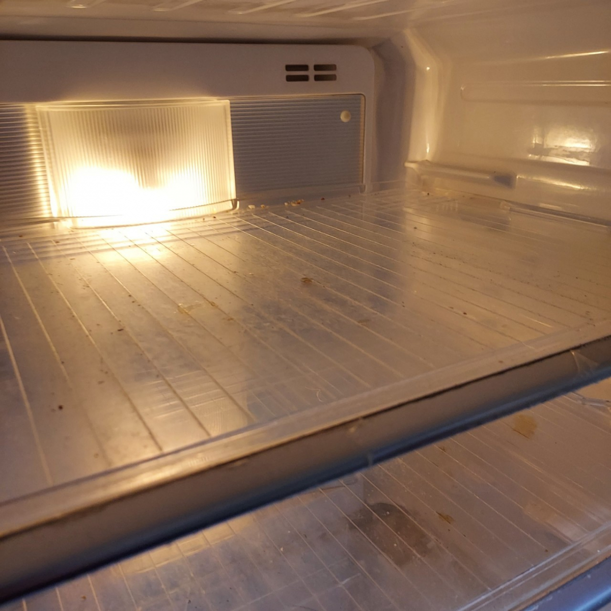 東京都西多摩郡瑞穂町の冷蔵庫クリーニングの作業前3