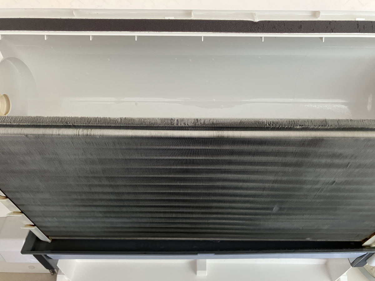 神奈川県川崎市多摩区の家庭用床置きエアコンの作業後1