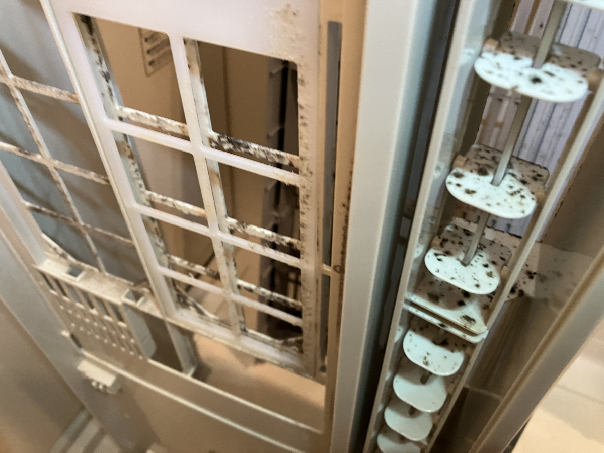 神奈川県川崎市高津区の壁埋め込みエアコンの作業前1