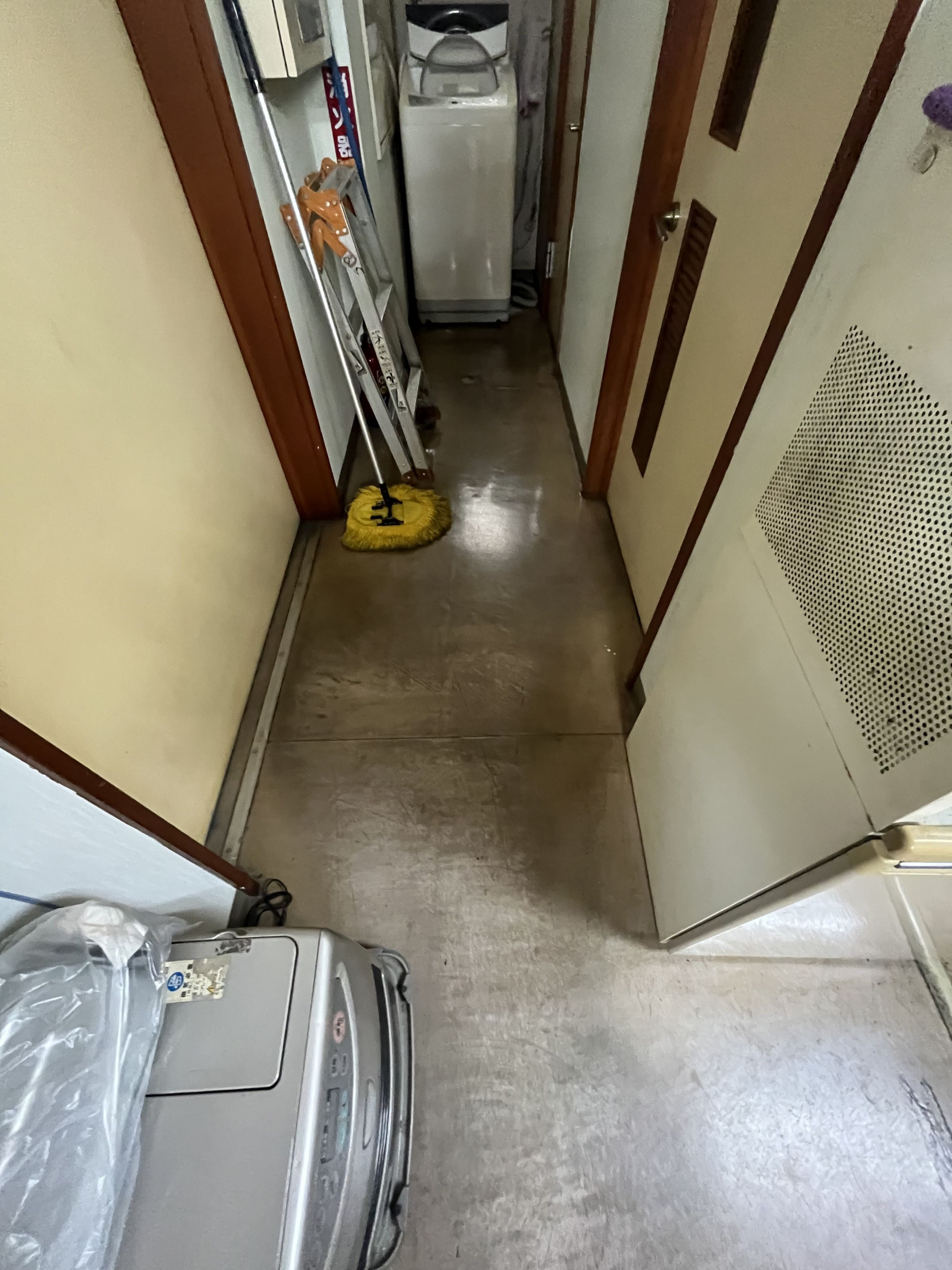 埼玉県入間市向陽台の施設・店舗向けコーティングの作業前2