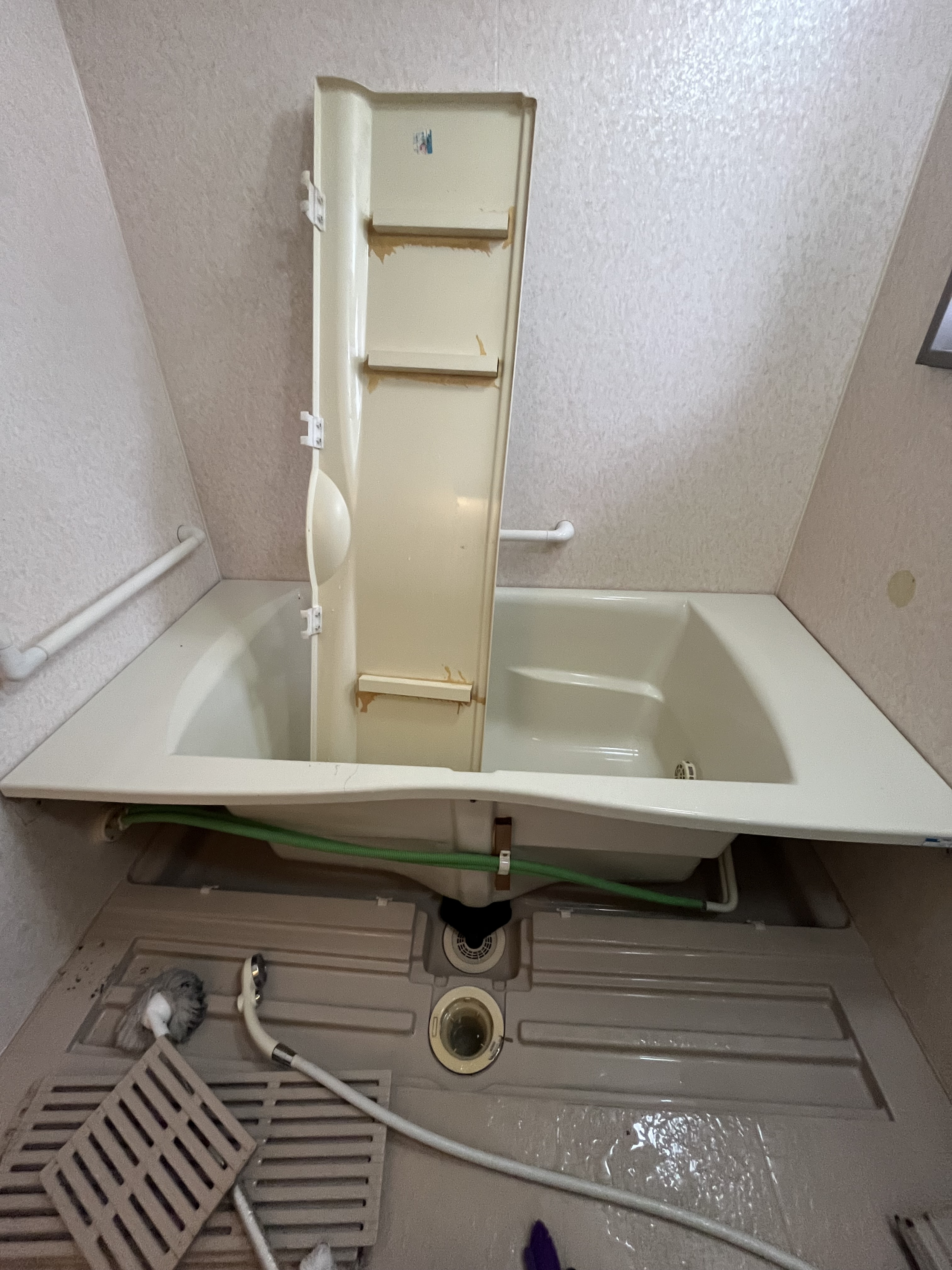 埼玉県入間市向陽台の浴室・お風呂クリーニングの作業後1