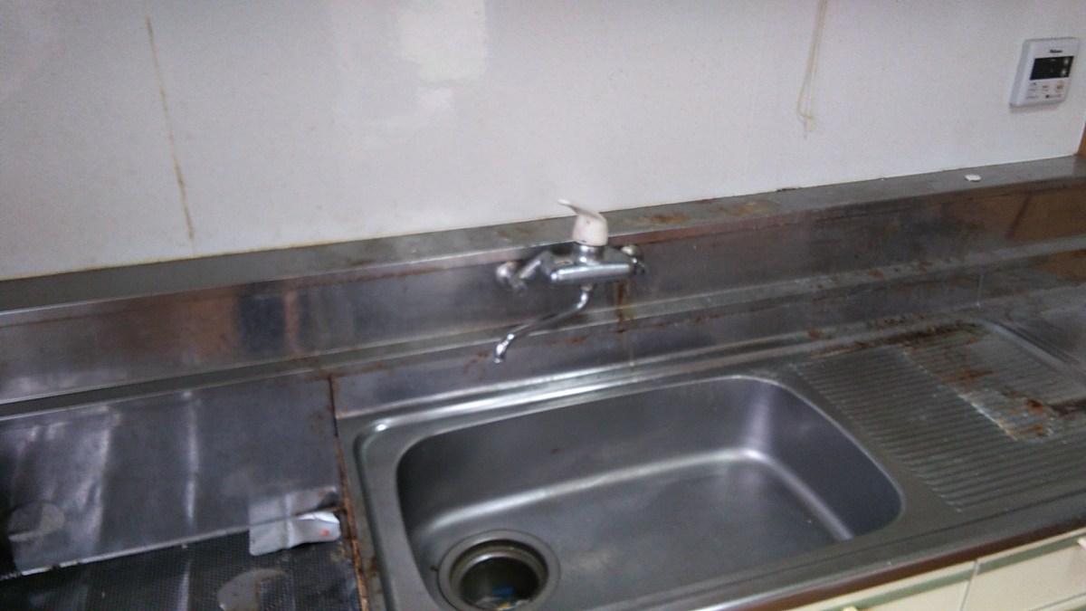 青森県八戸市のキッチンクリーニングの作業前2
