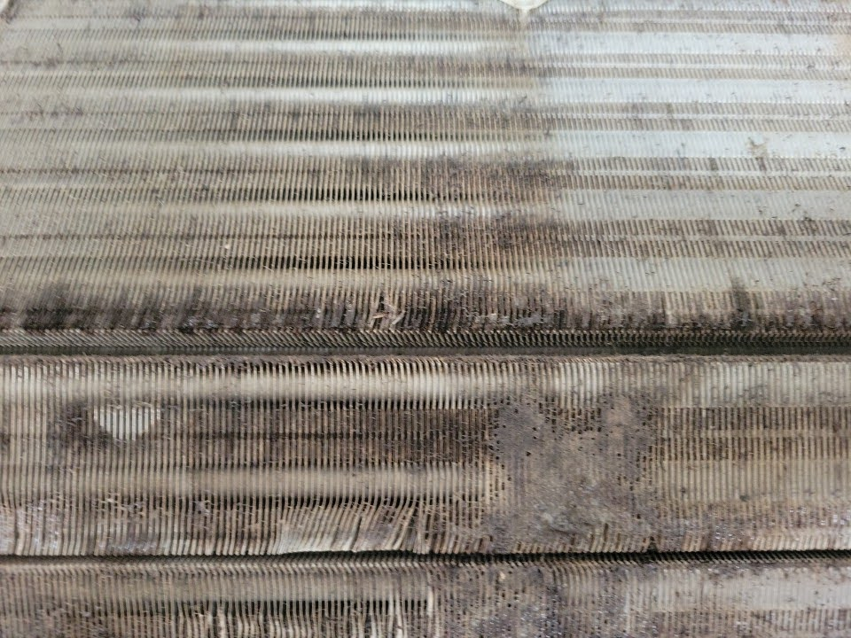 宮崎県延岡市の業務用壁掛けエアコンの作業前2