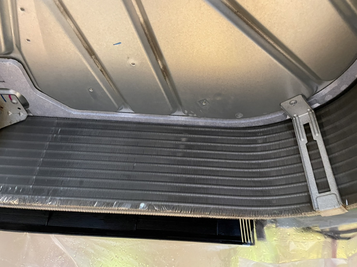 東京都文京区本郷の業務用天井吊りエアコンの作業後1