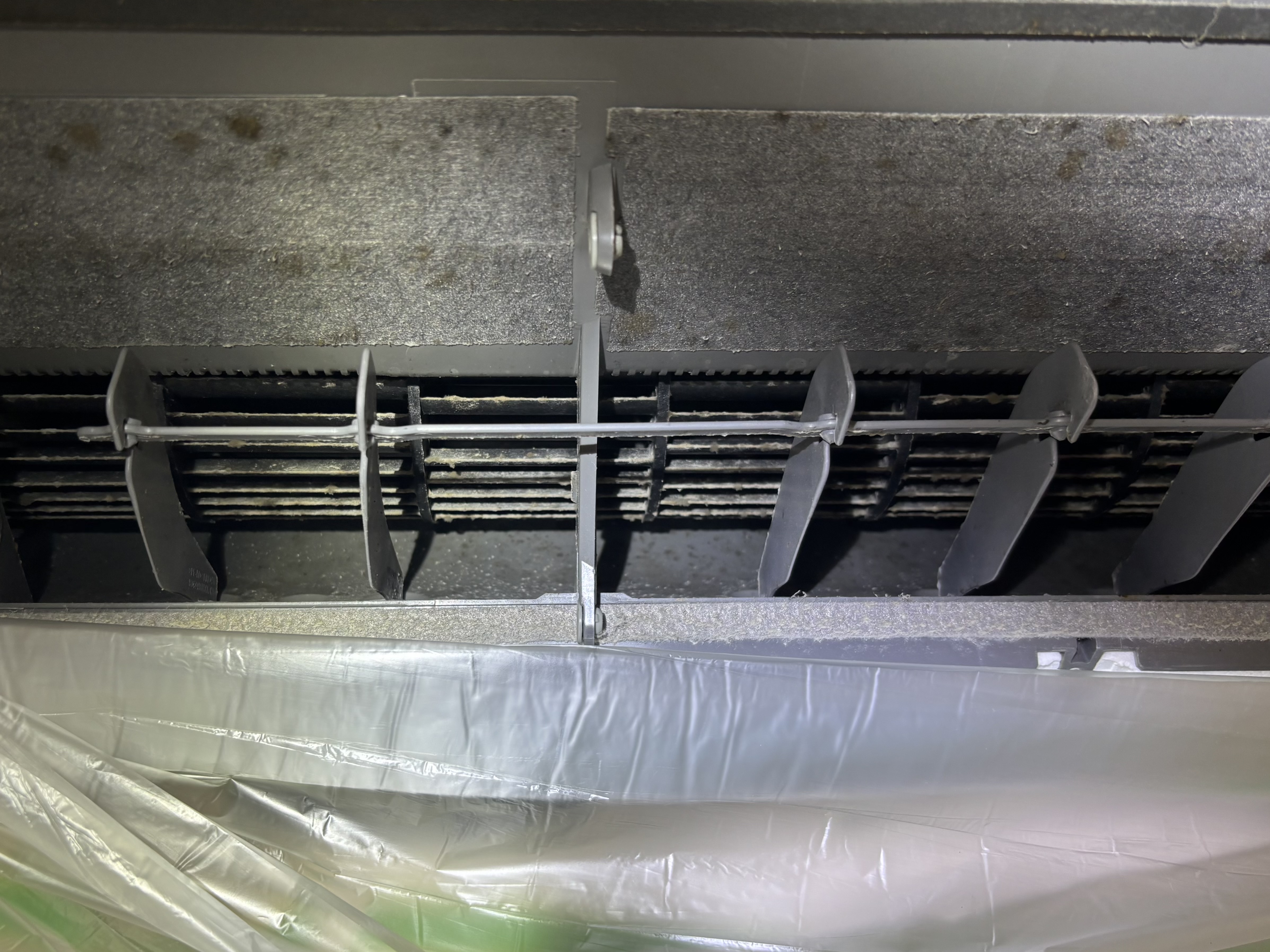 大阪府豊中市の壁掛けエアコンの作業前1