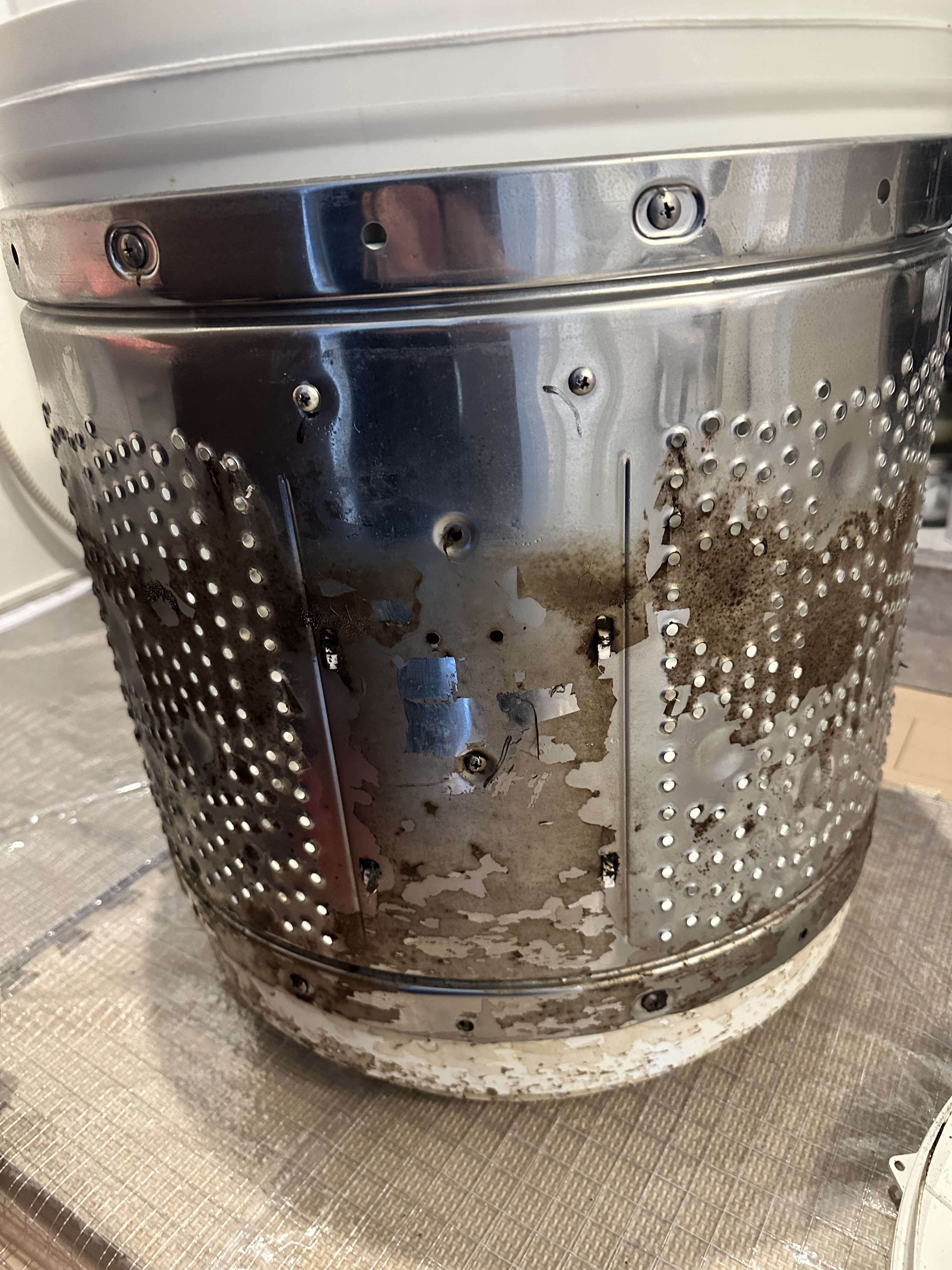 愛知県春日井市知多町の洗濯機分解クリーニングの作業前1