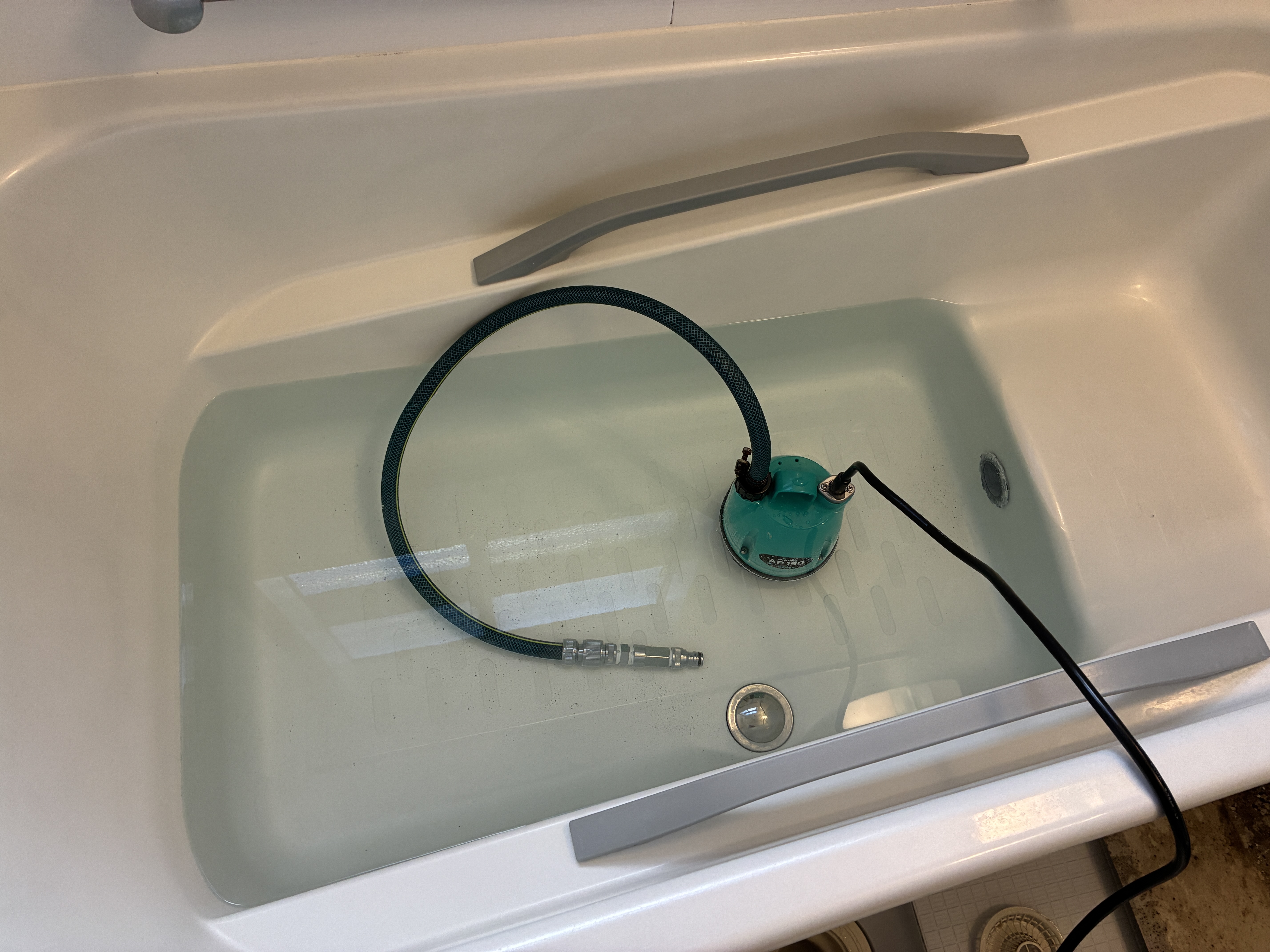 茨城県取手市の追い焚き配管除菌洗浄の作業前1