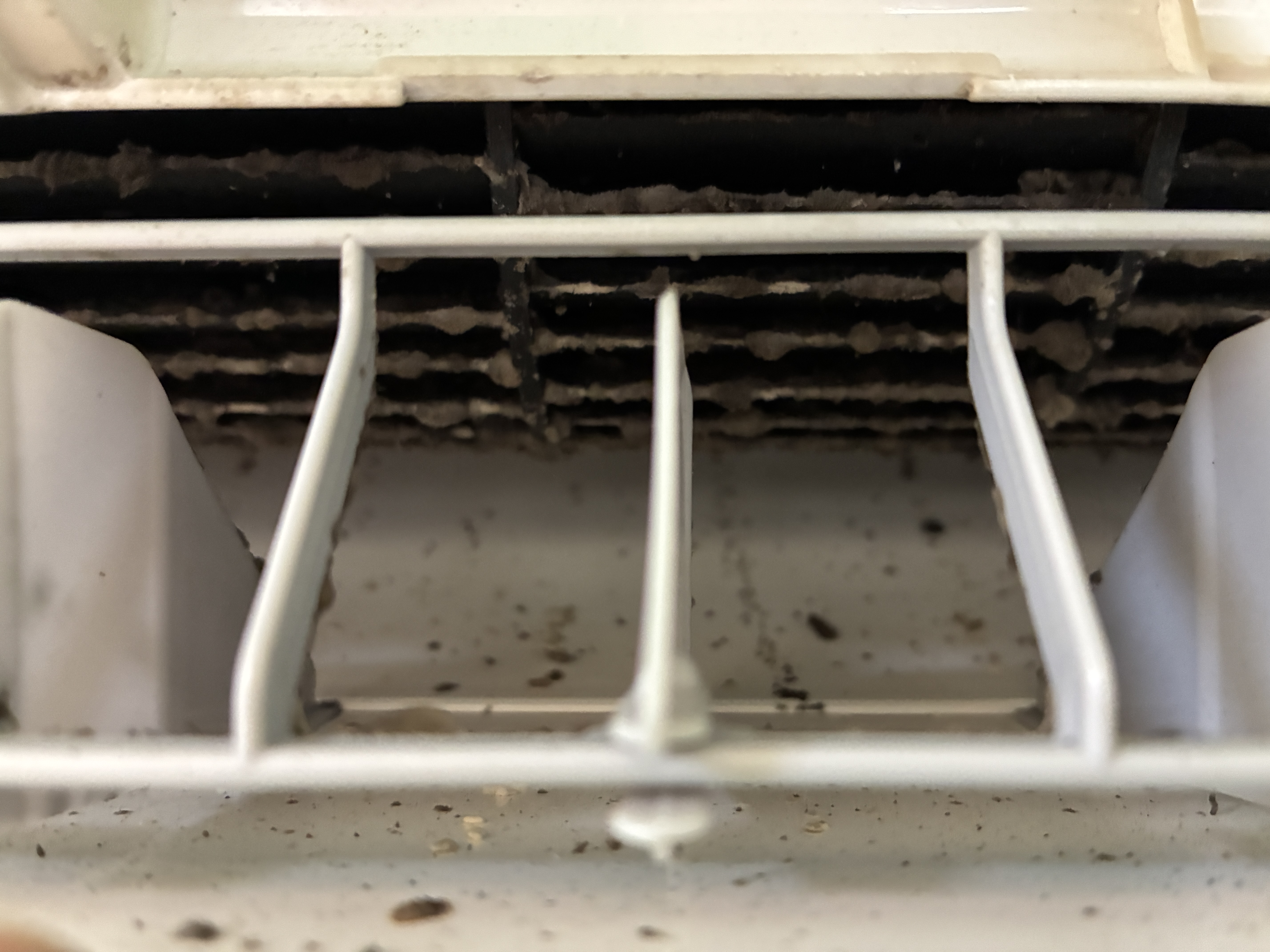 茨城県北相馬郡利根町のお掃除機能付きエアコンの作業前1