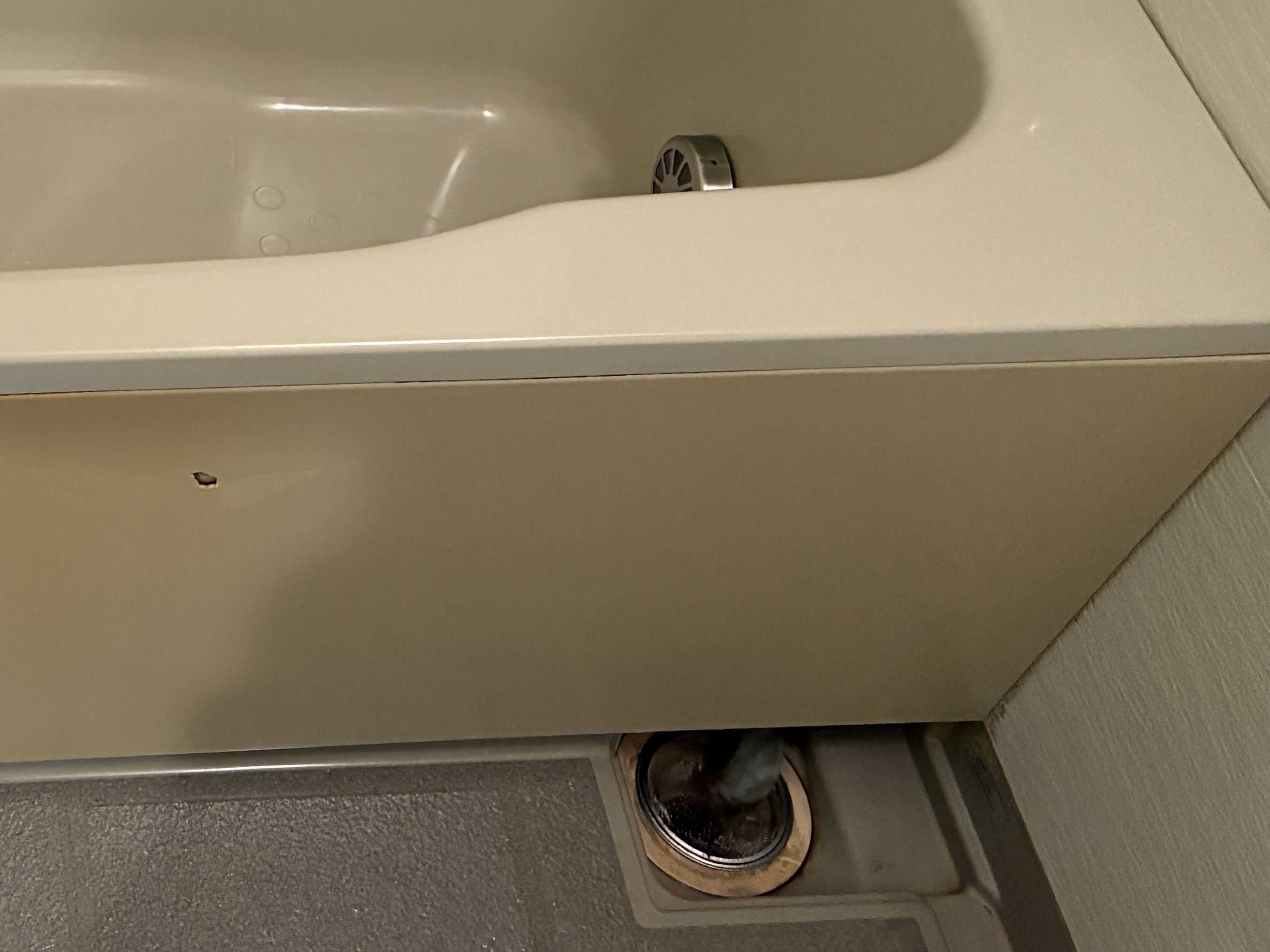 茨城県牛久市の浴室・お風呂クリーニングの作業前1