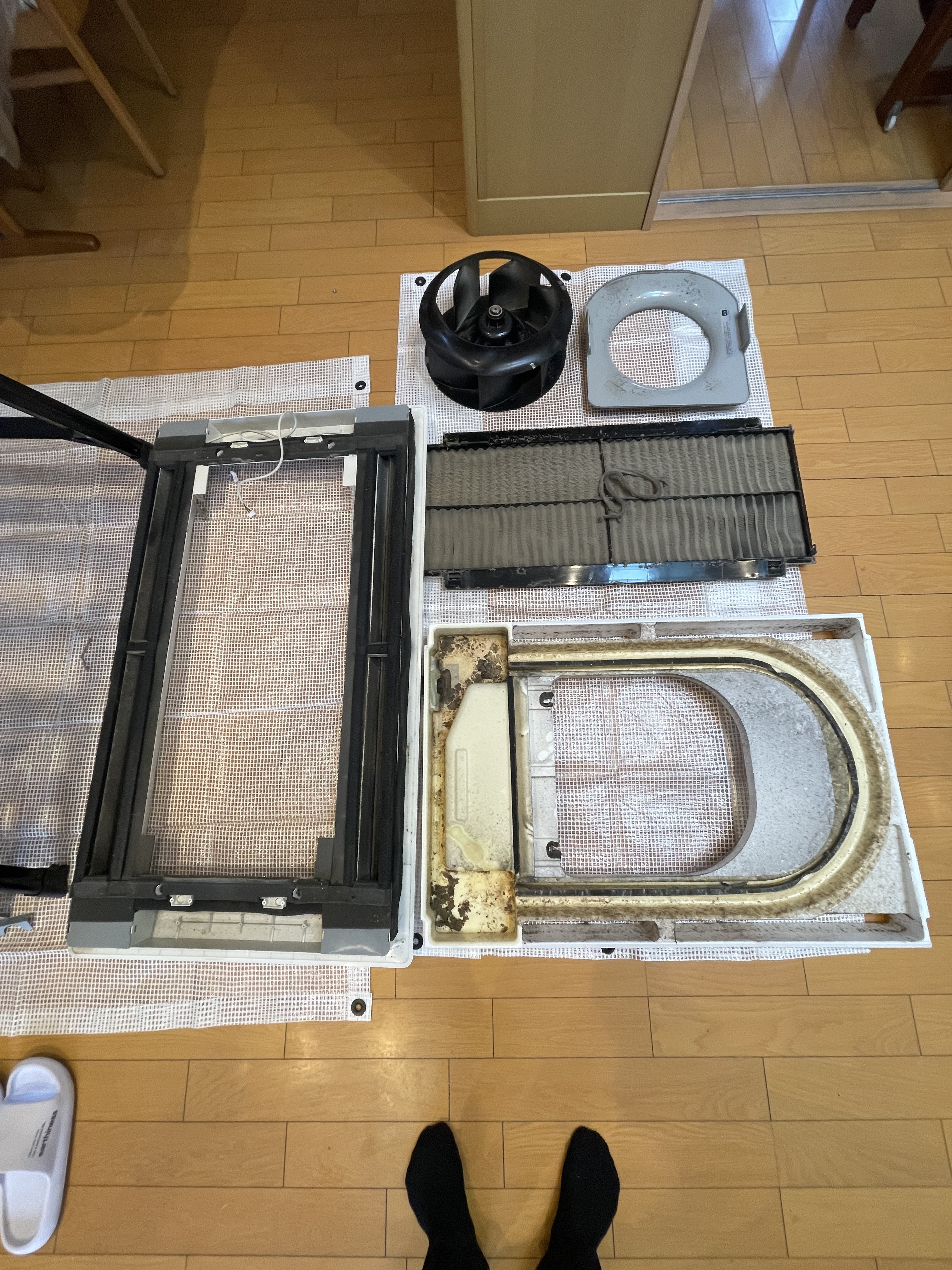 京都府南丹市日吉町の壁埋め込みエアコンの作業前1