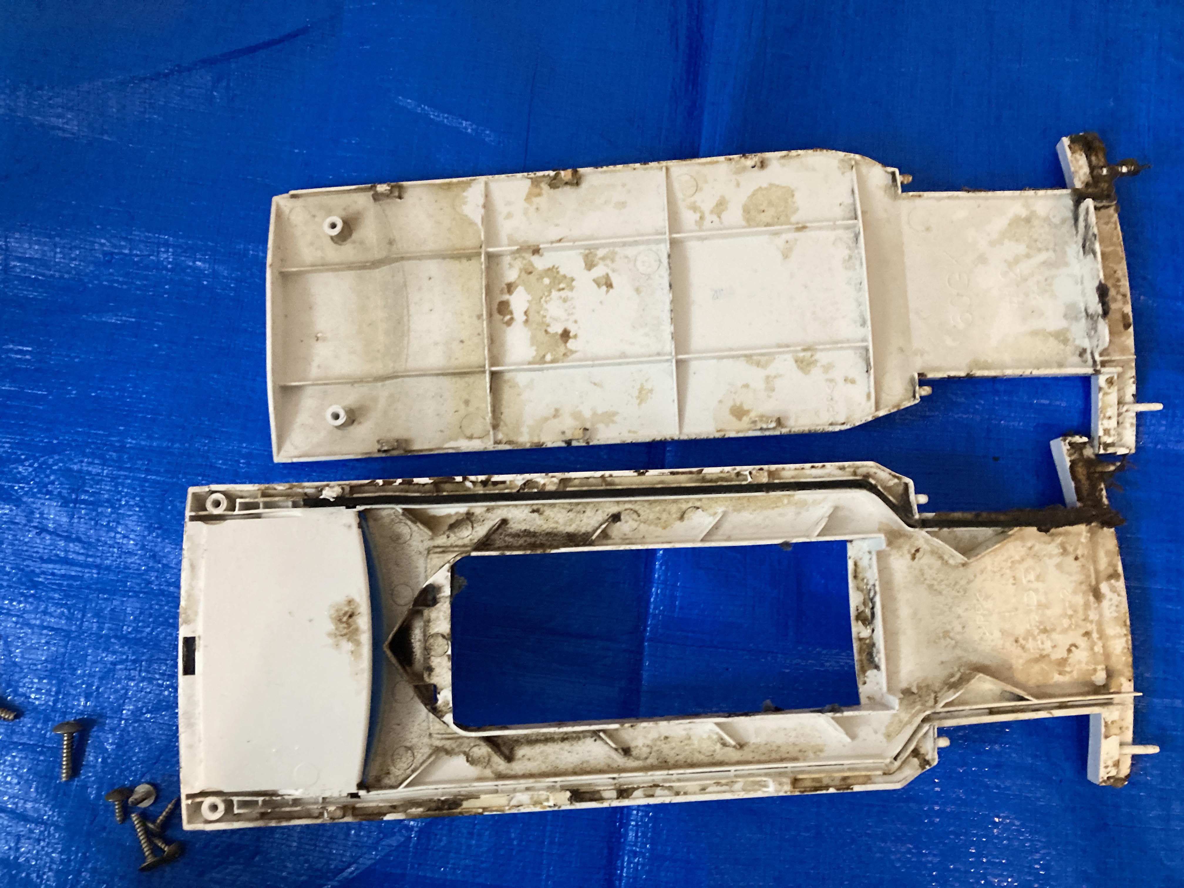 京都府京都市南区東九条下殿田町の洗濯機分解クリーニングの作業前3