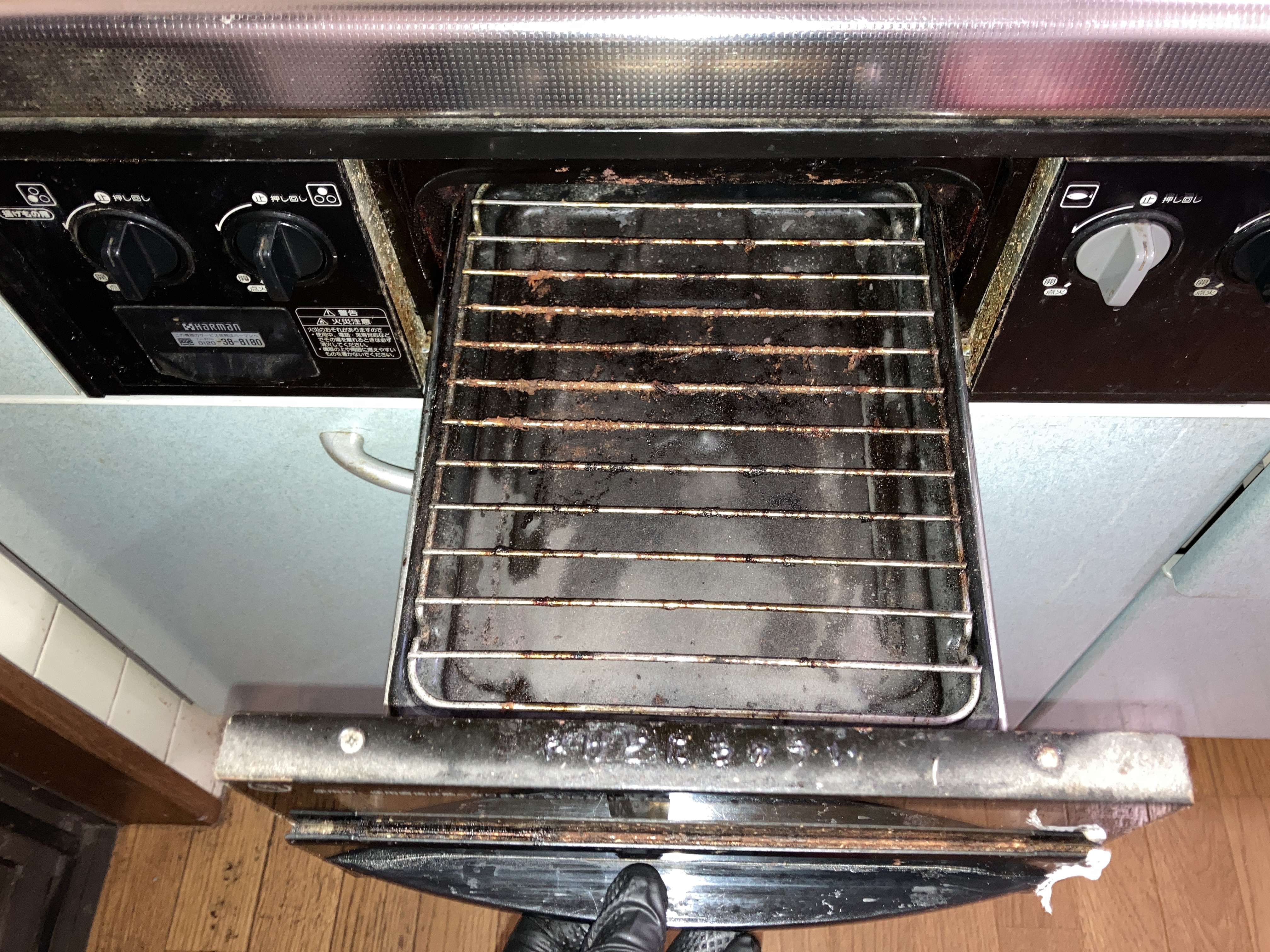 京都府京都市左京区下鴨神殿町のキッチンクリーニングの作業前2