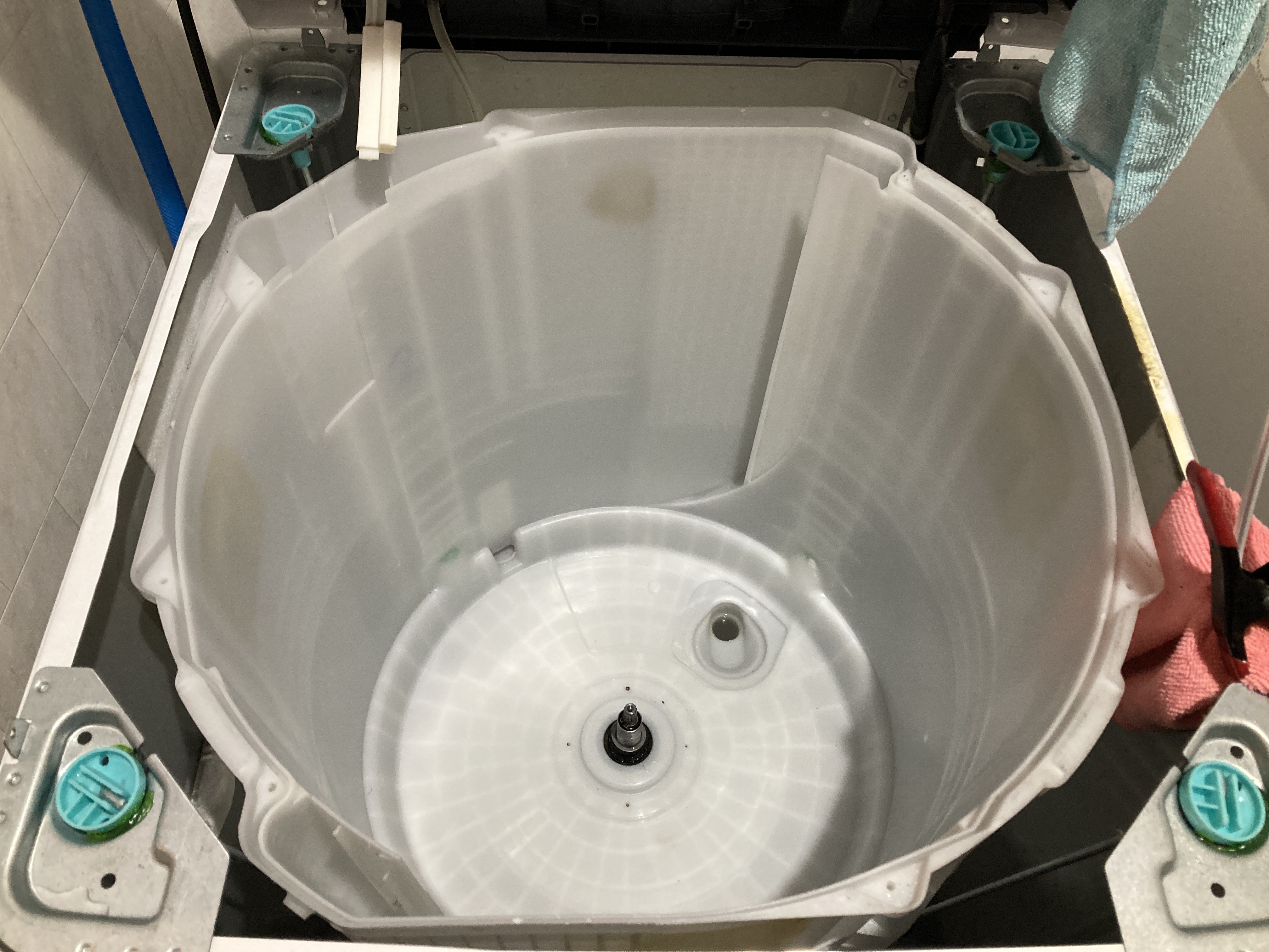 京都府京都市中京区壬生森前町の洗濯機分解クリーニングの作業後2