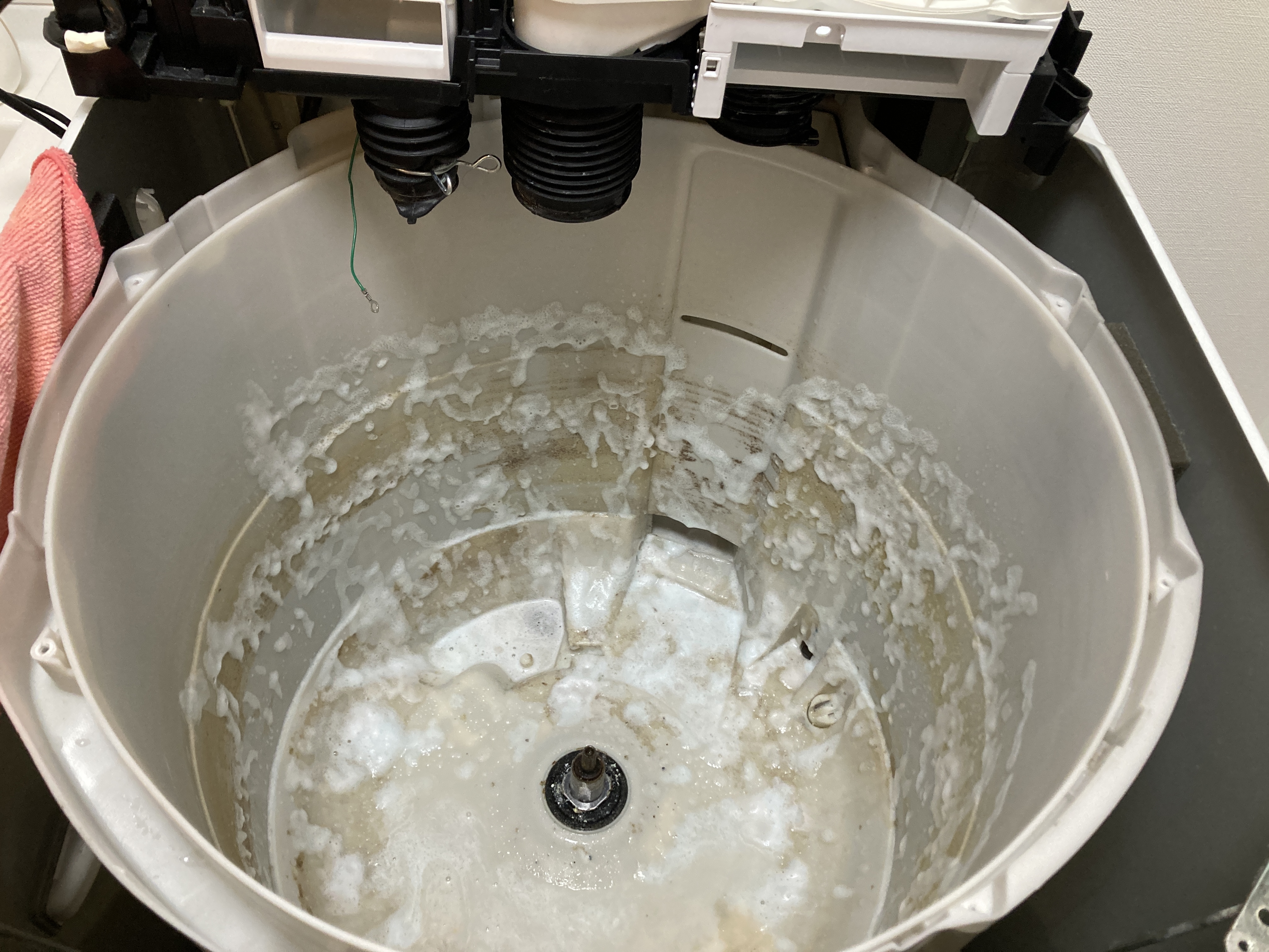 京都府京都市南区吉祥院石原町の洗濯機分解クリーニングの作業前2