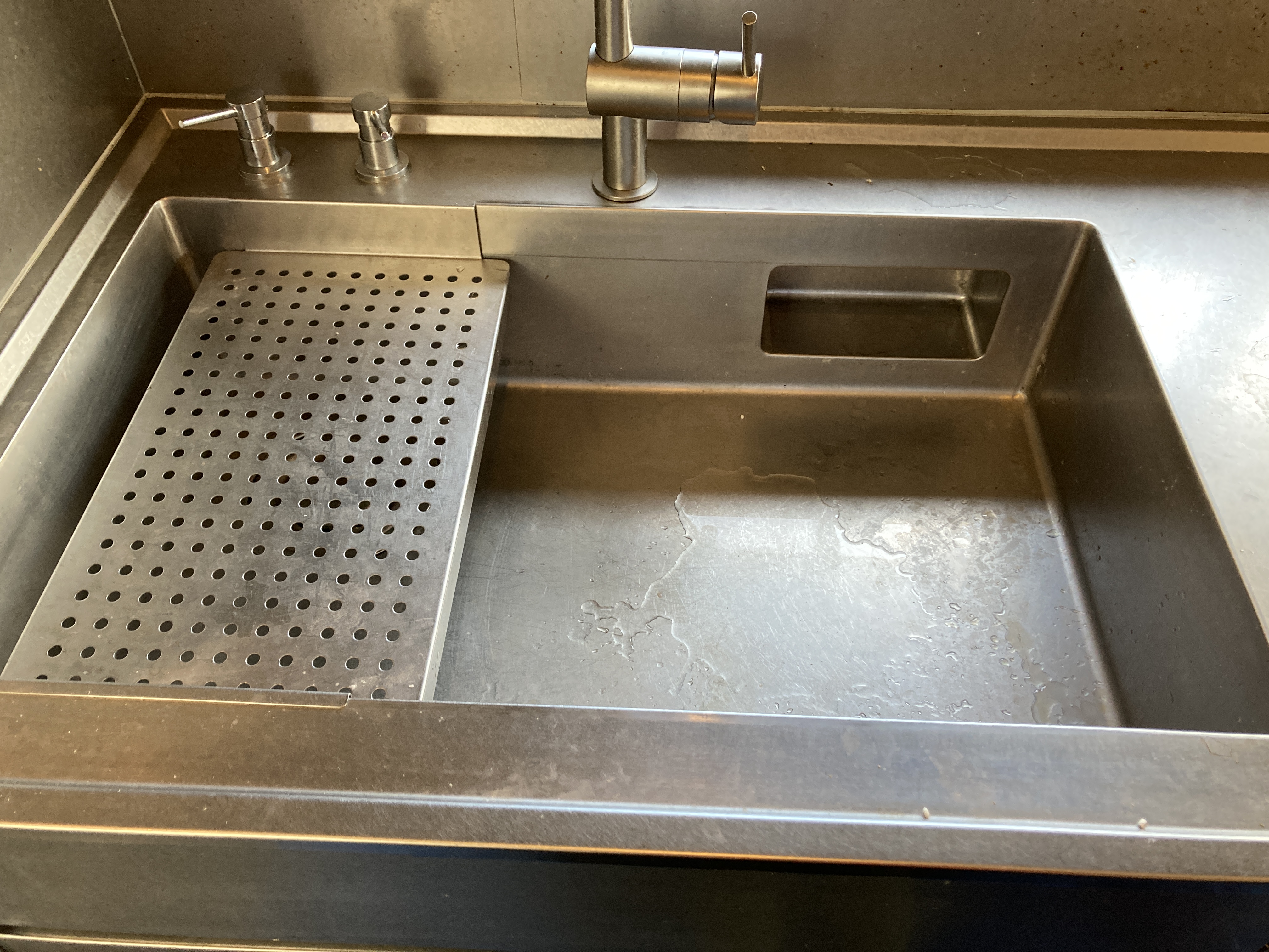 京都府京都市左京区岡崎東福ノ川町のキッチンクリーニングの作業前3