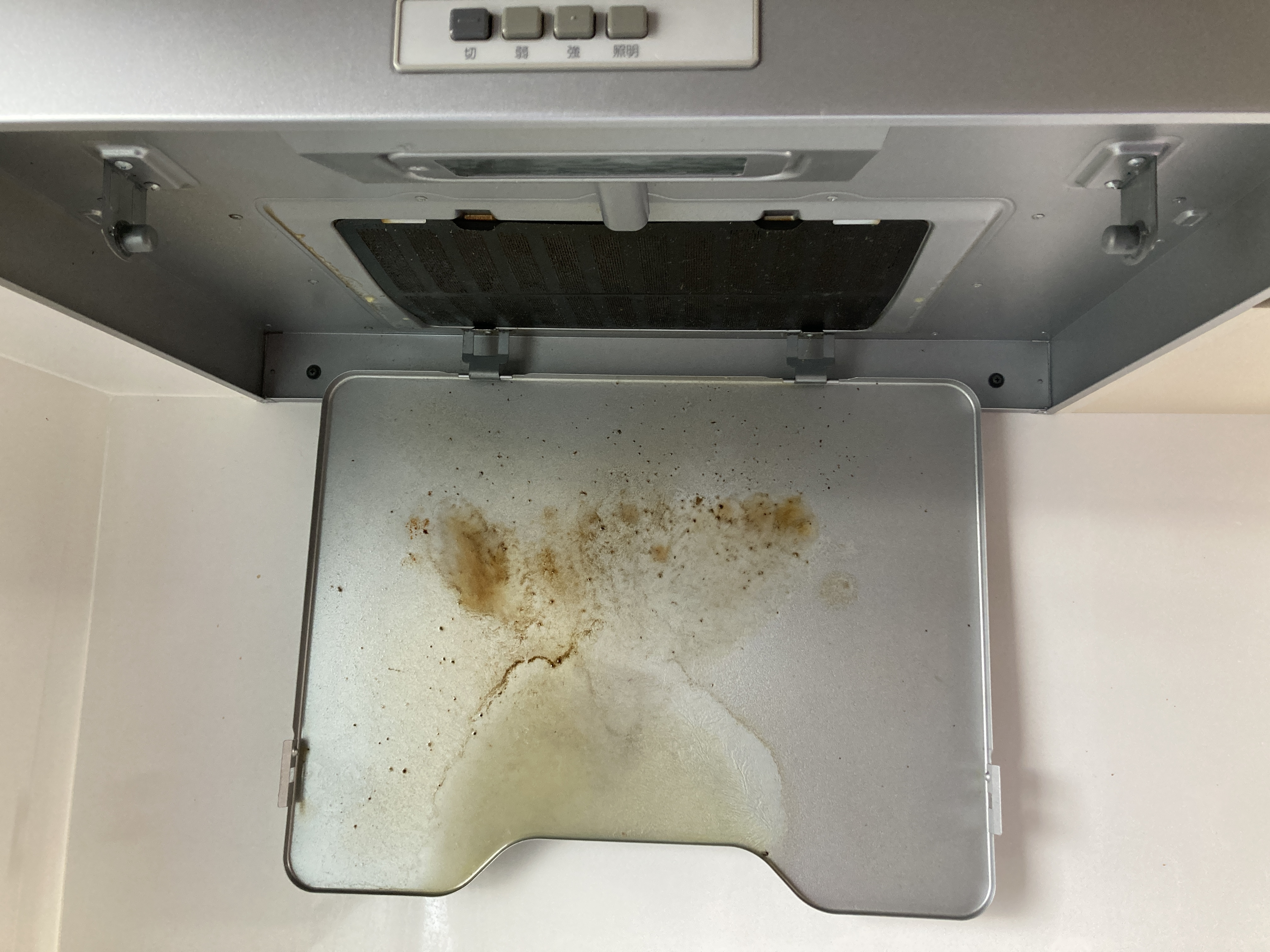 京都府長岡京市天神のキッチンクリーニングの作業前2