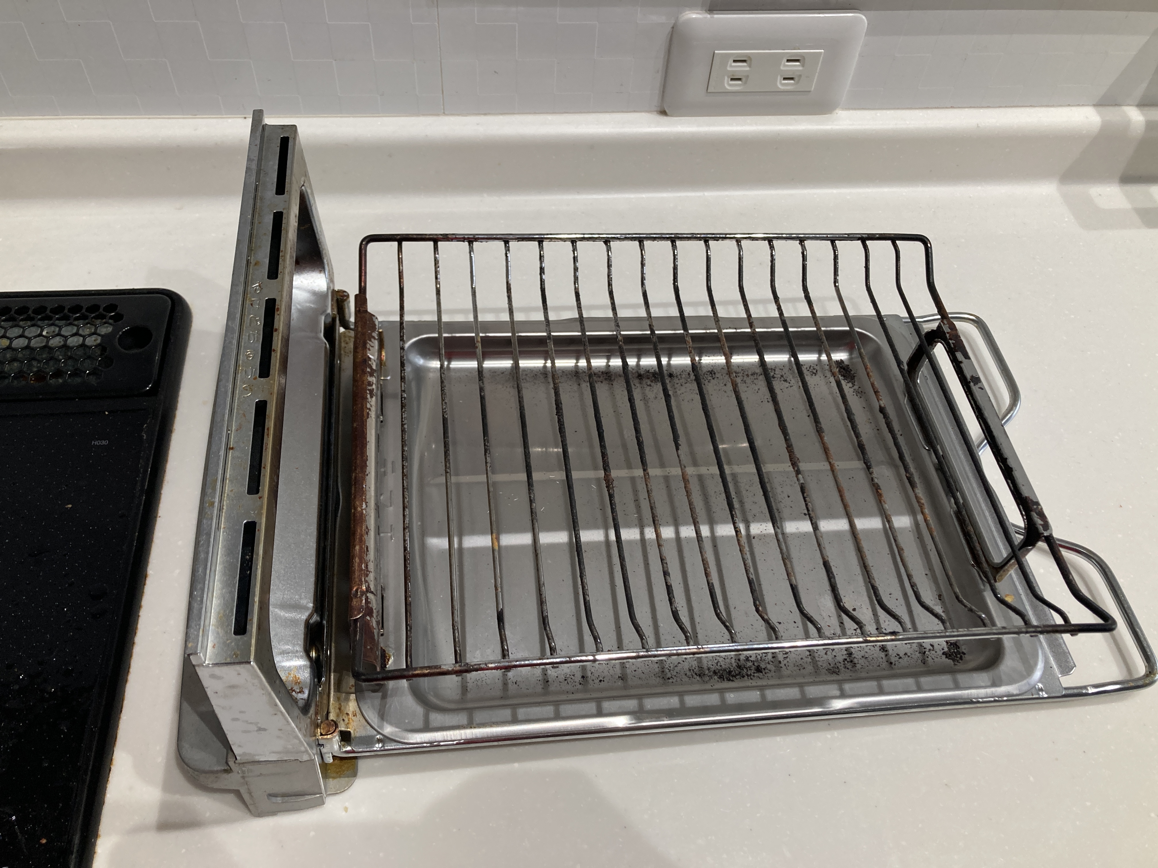 京都府亀岡市千代川町千原のキッチンクリーニングの作業前2