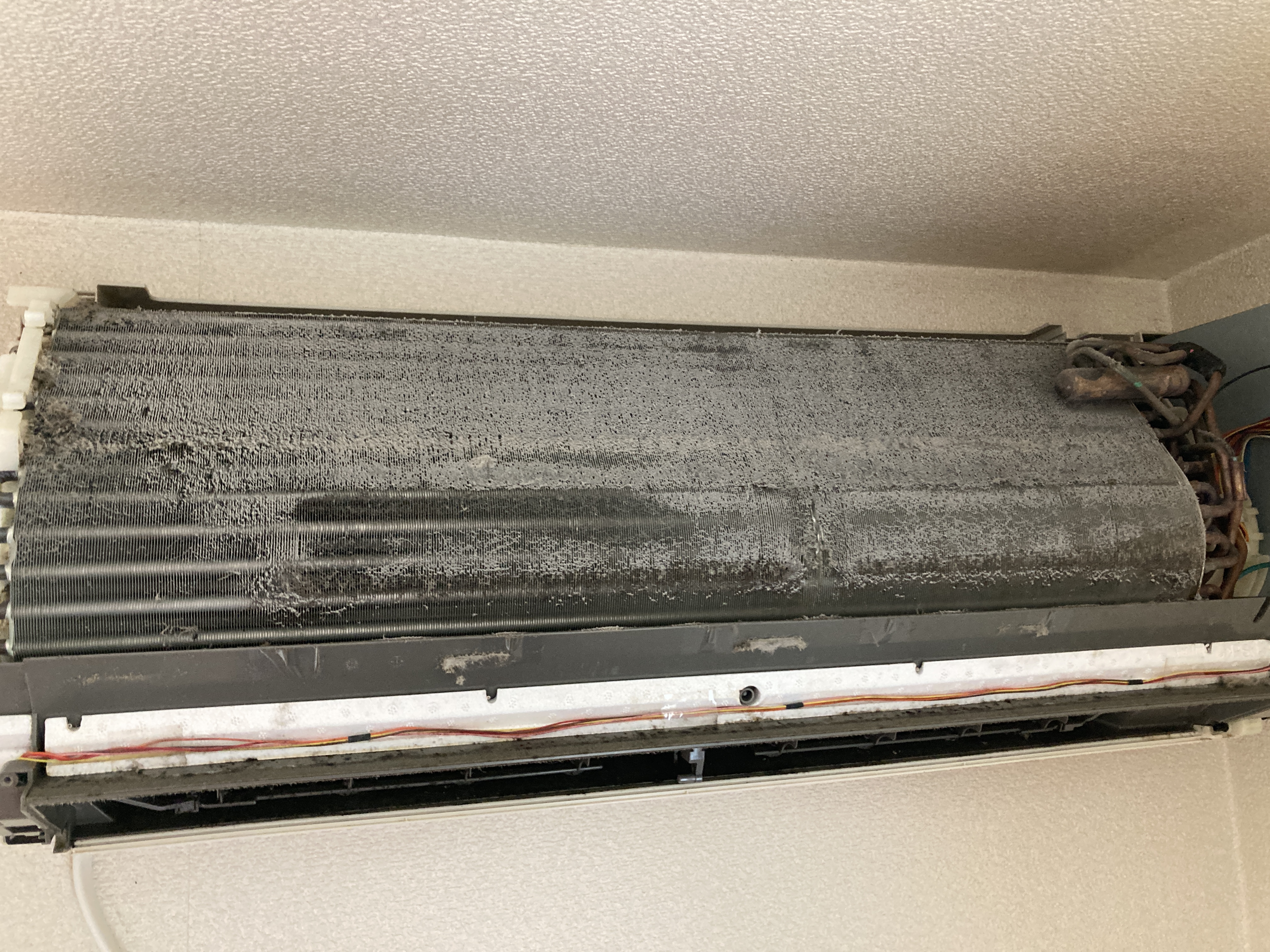 京都府京田辺市山手南の壁掛けエアコンの作業前1