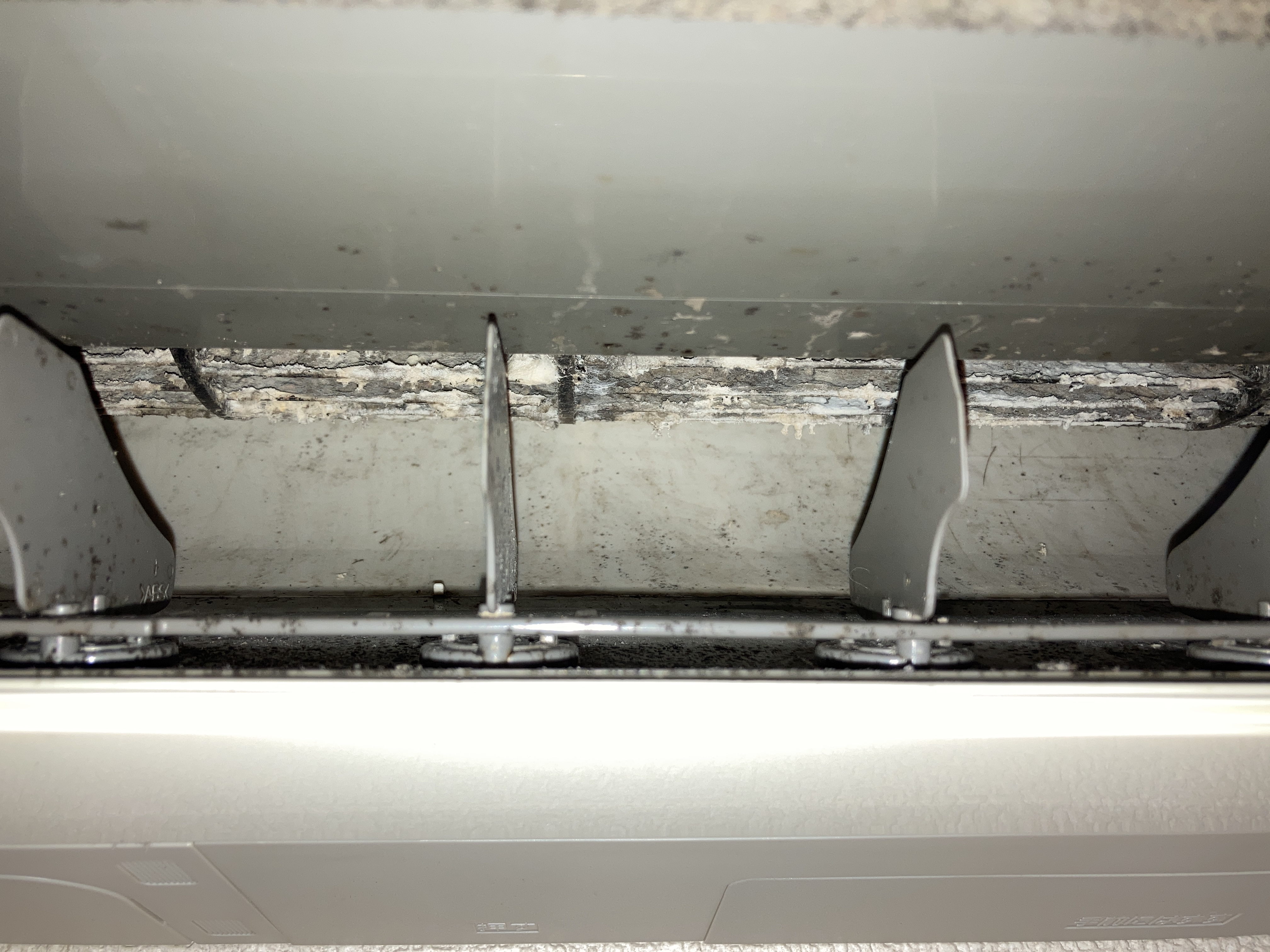 京都府京田辺市山手南の壁掛けエアコンの作業前2