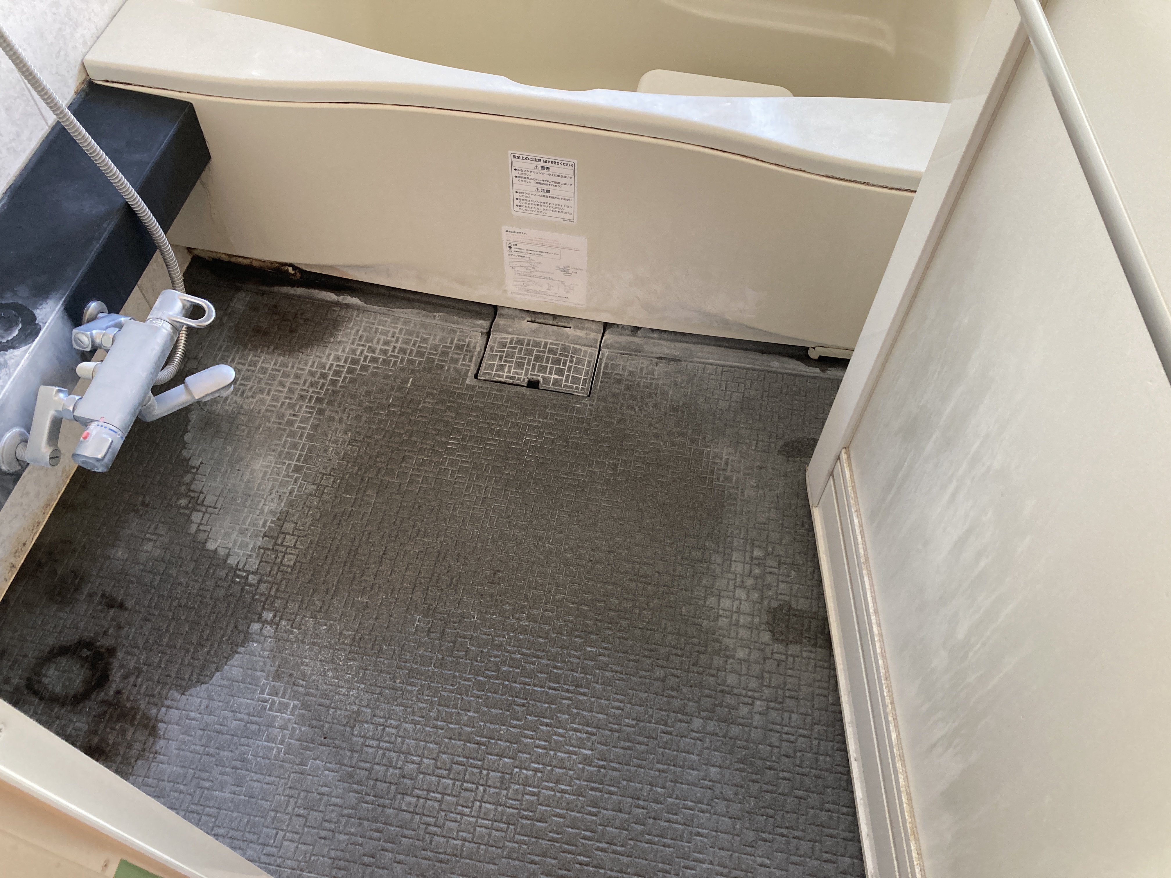 京都府京都市下京区悪王子町の浴室・お風呂クリーニングの作業前3