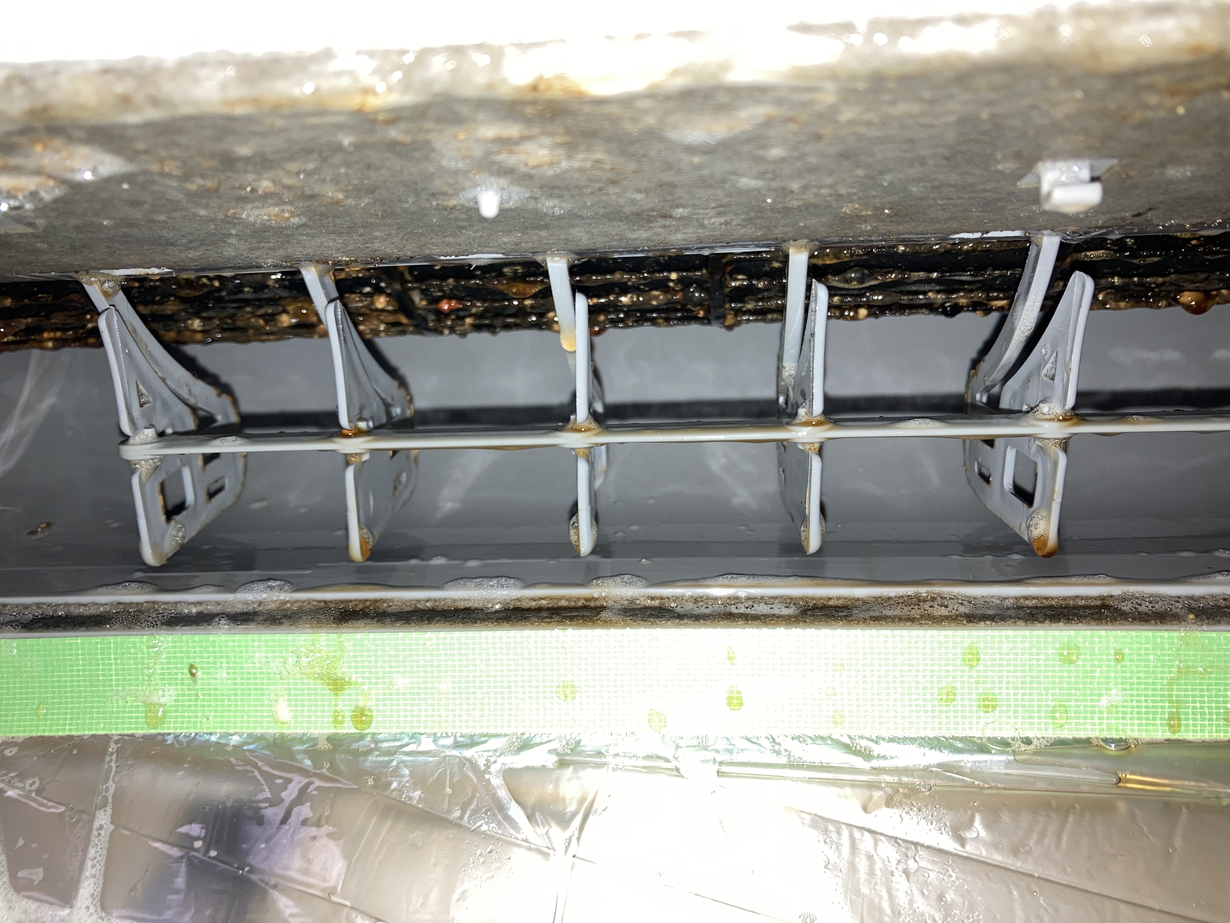 京都府京都市右京区西院西高田町のお掃除機能付きエアコンの作業前1