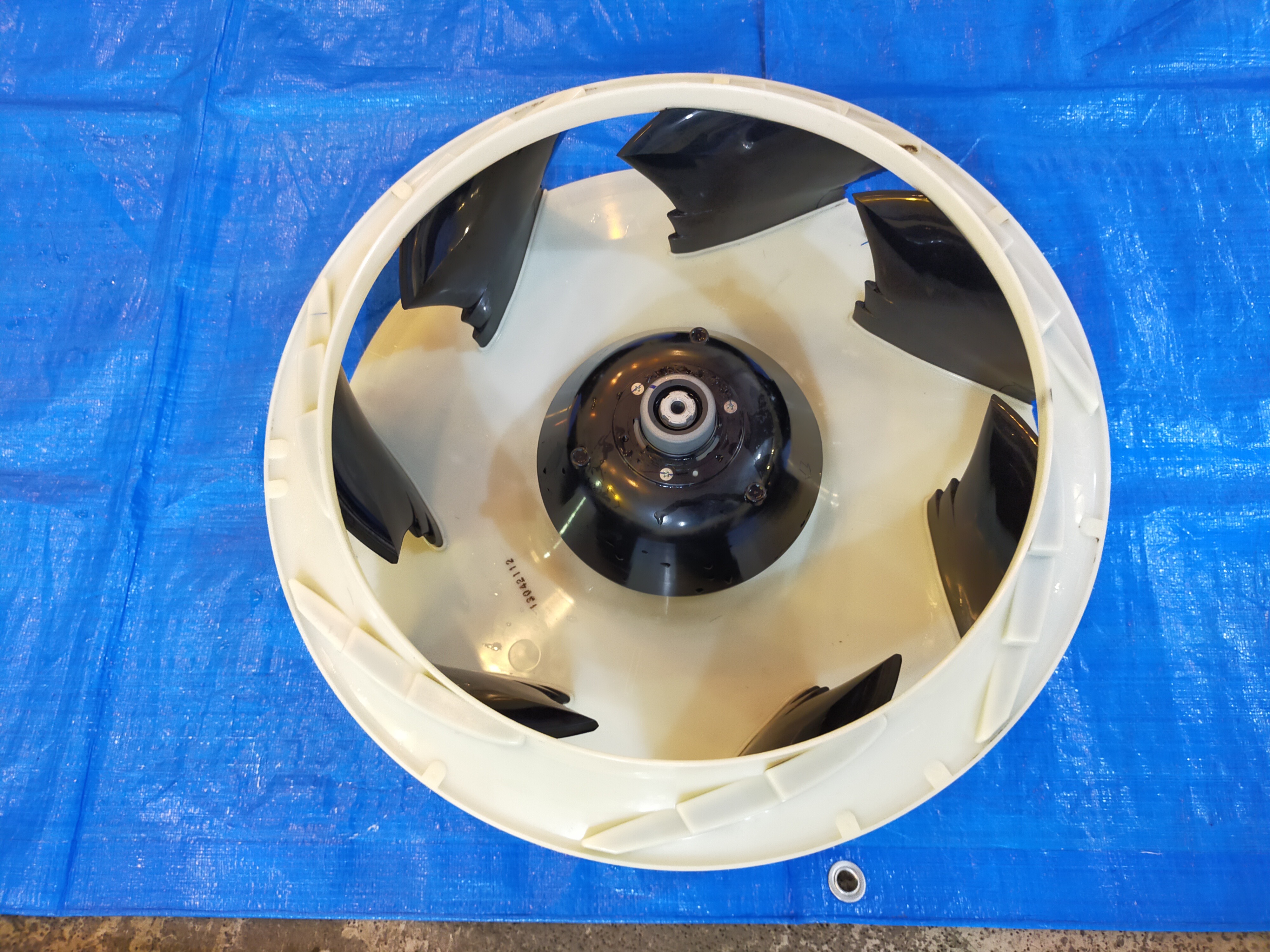 京都府京都市中京区西ノ京星池町の業務用天井埋め込みエアコンの作業後3