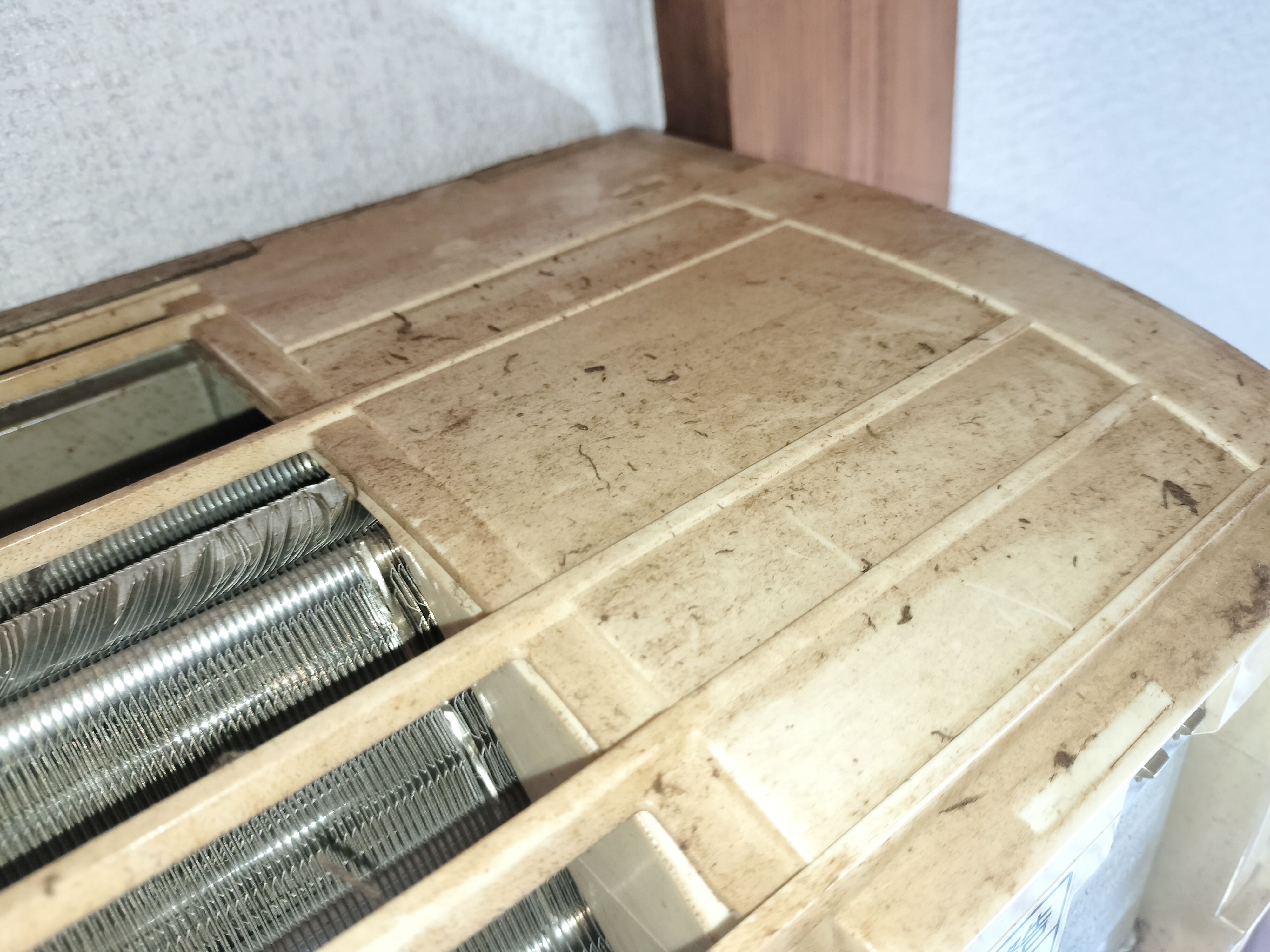 茨城県つくば市の壁掛けエアコンの作業前2