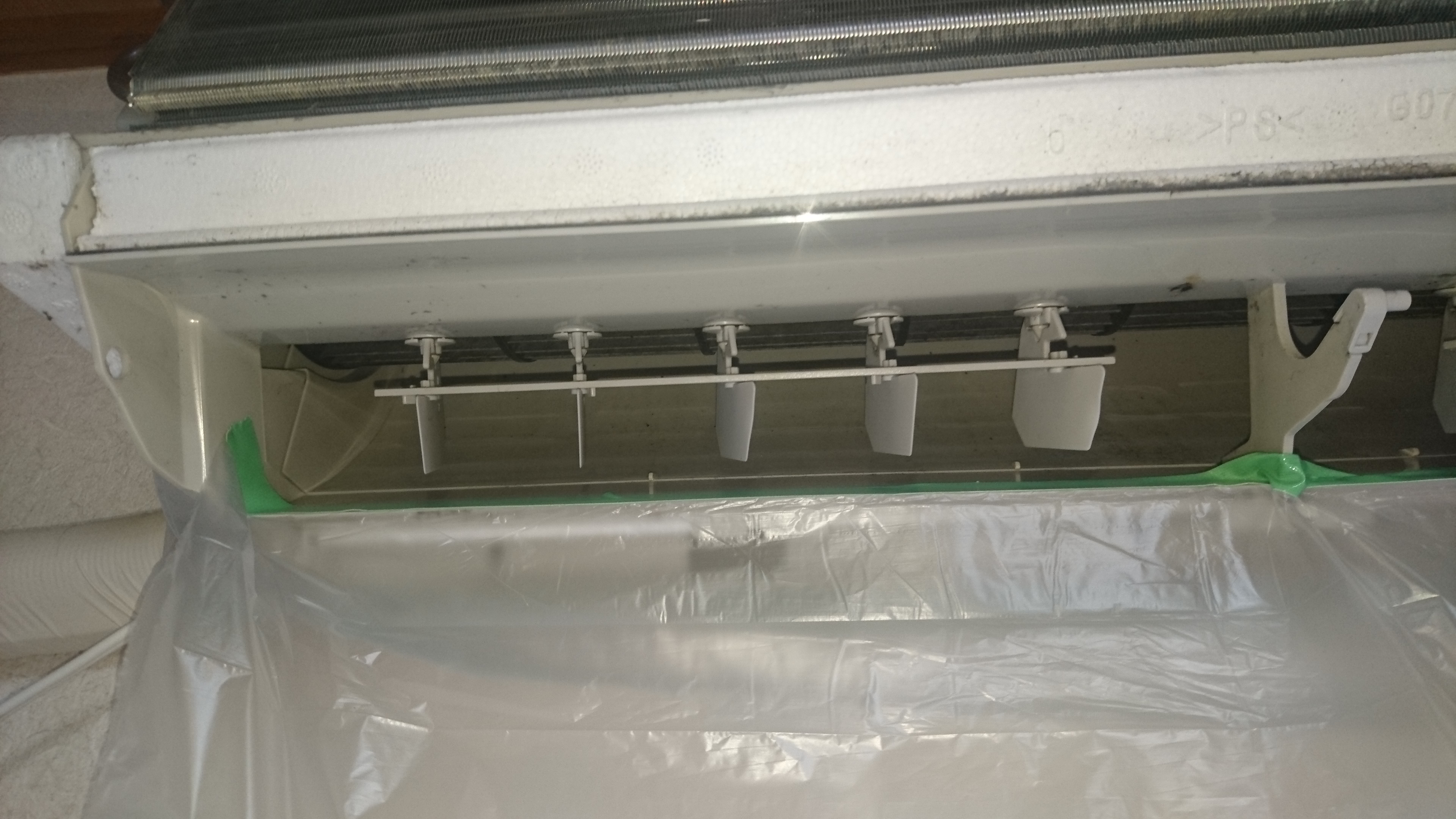 東京都東村山市の壁掛けエアコンの作業前1