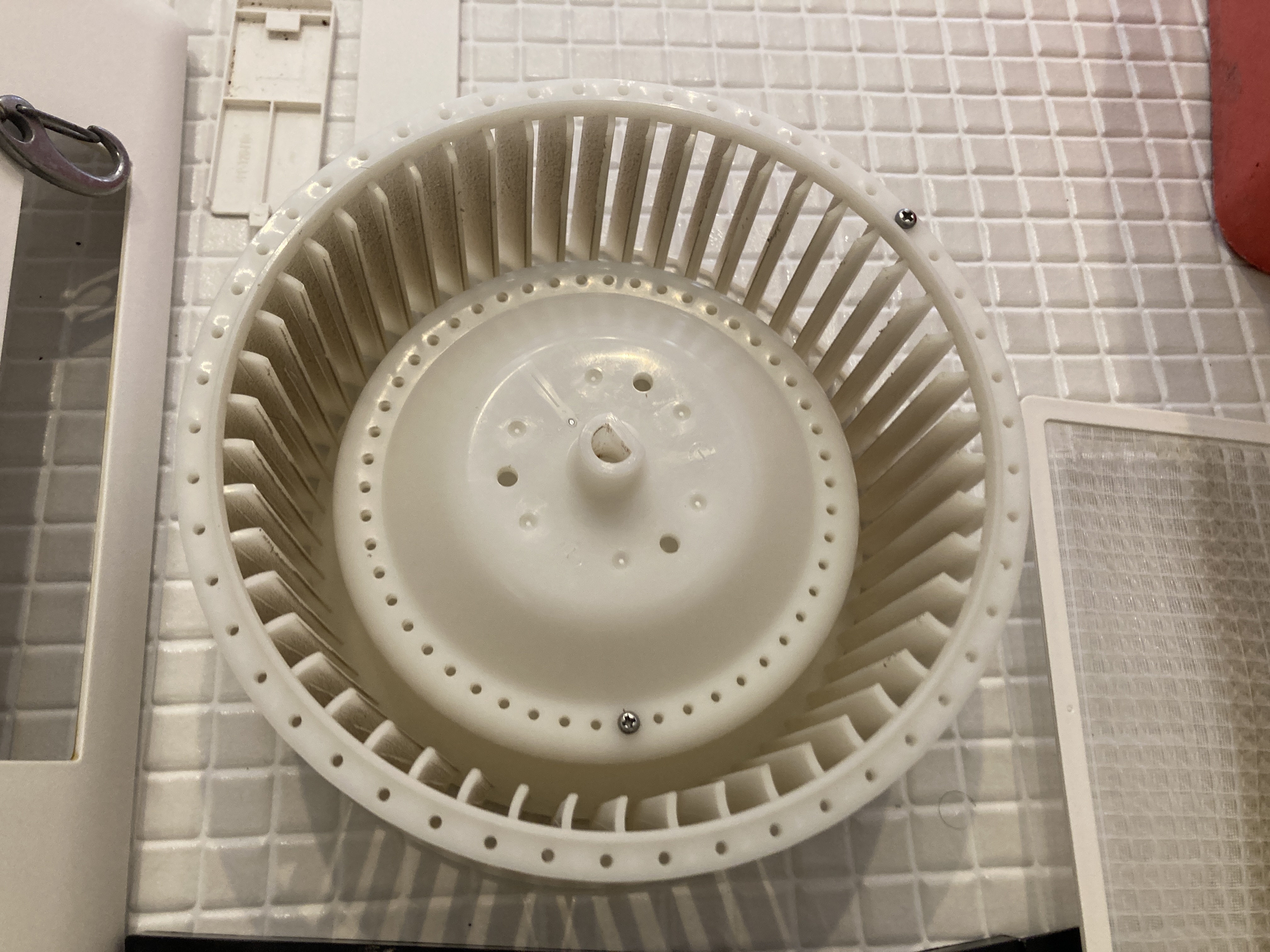 京都府向日市寺田町向畑の浴室乾燥機クリーニングの作業前1