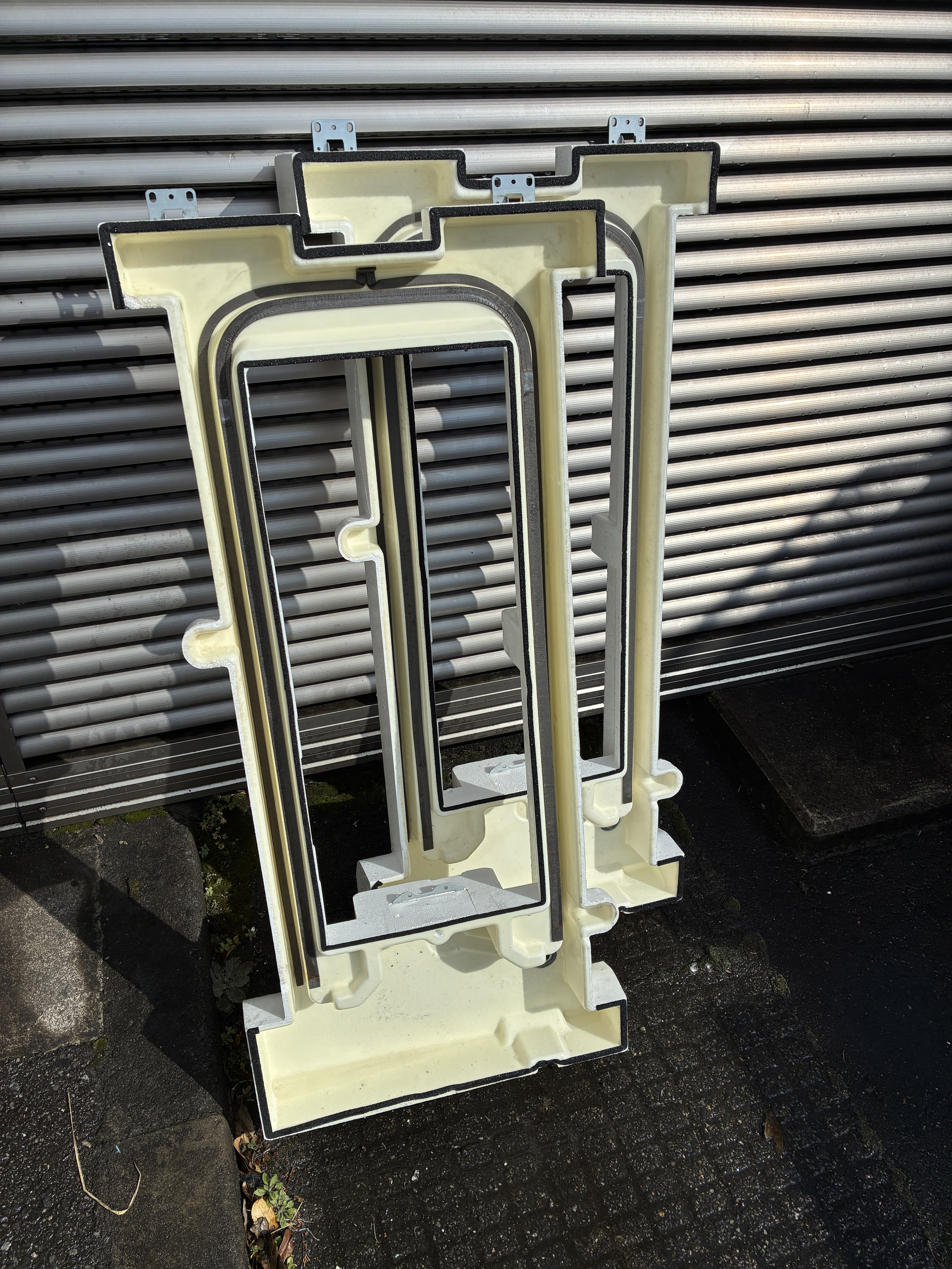 茨城県守谷市の業務用天井埋め込みエアコンの作業後2