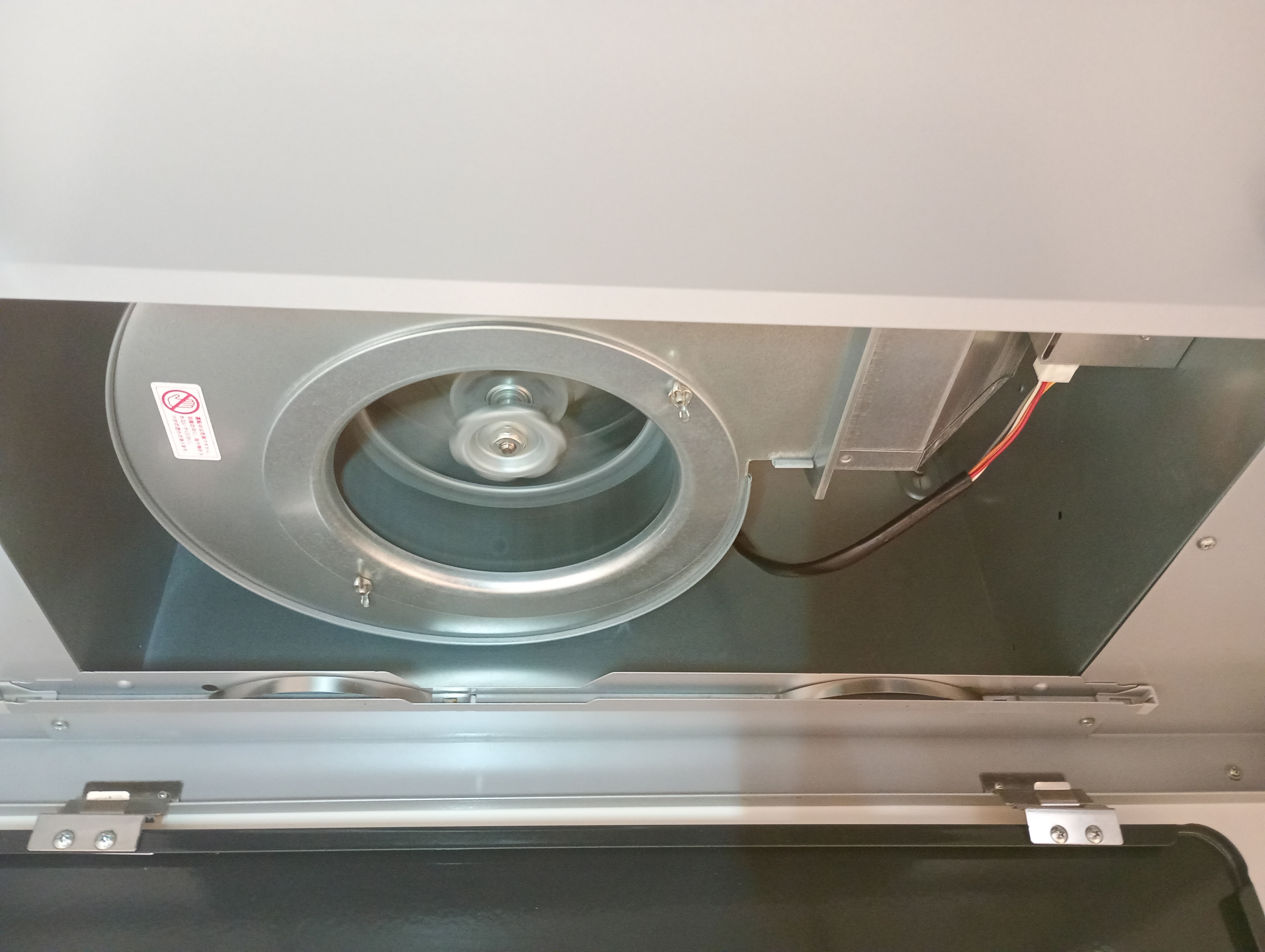 千葉県千葉市花見川区のレンジフードクリーニングの作業後1