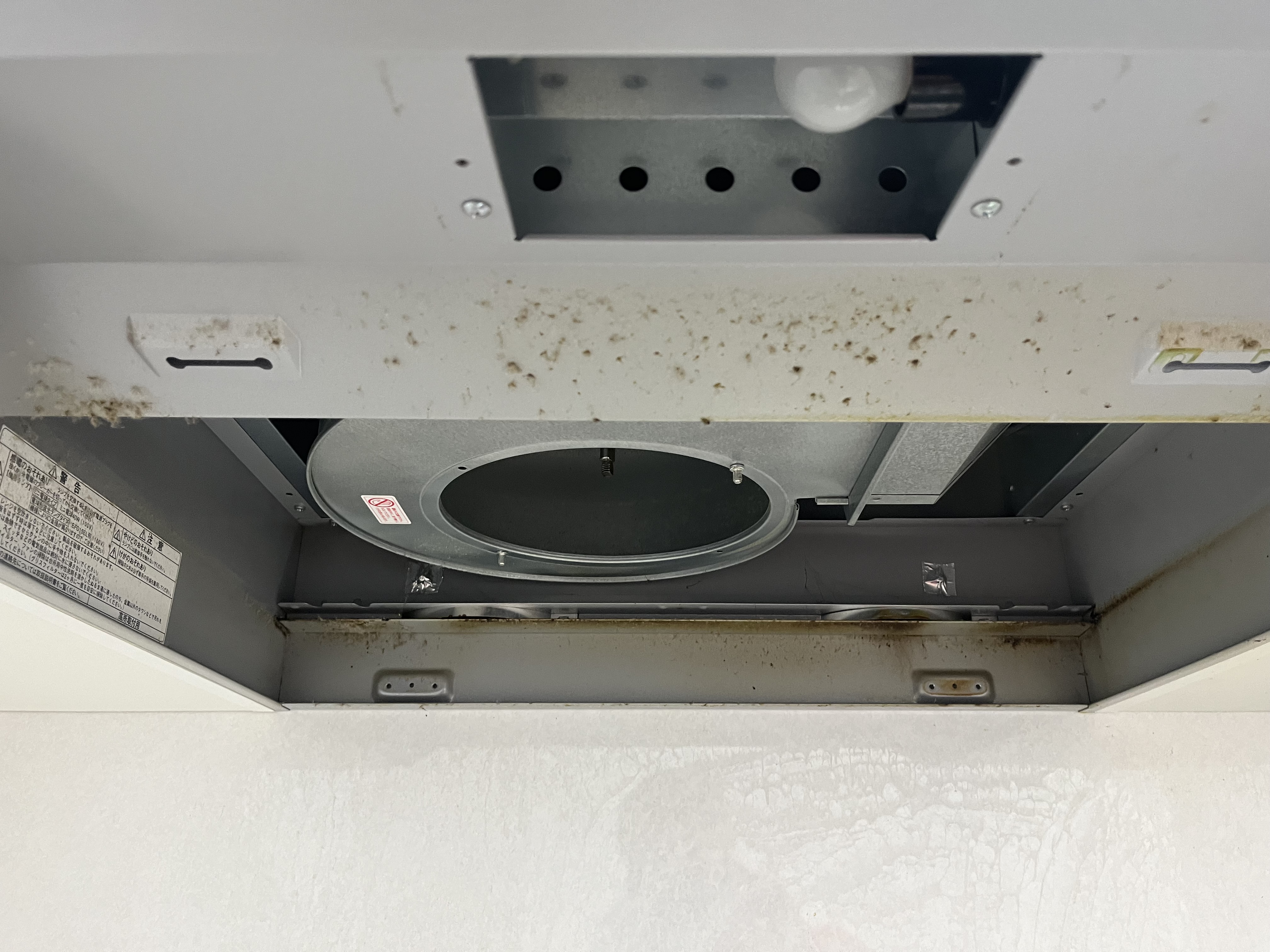 福島県いわき市のレンジフードクリーニングの作業前2