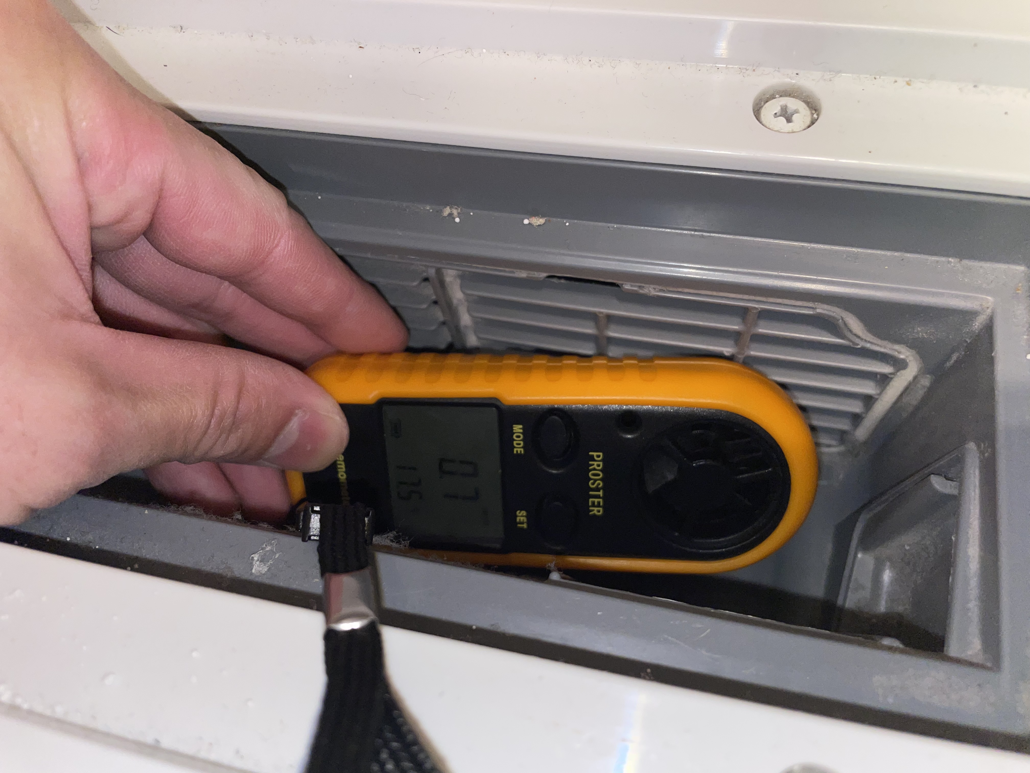 愛知県長久手市の洗濯機分解クリーニングの作業前3