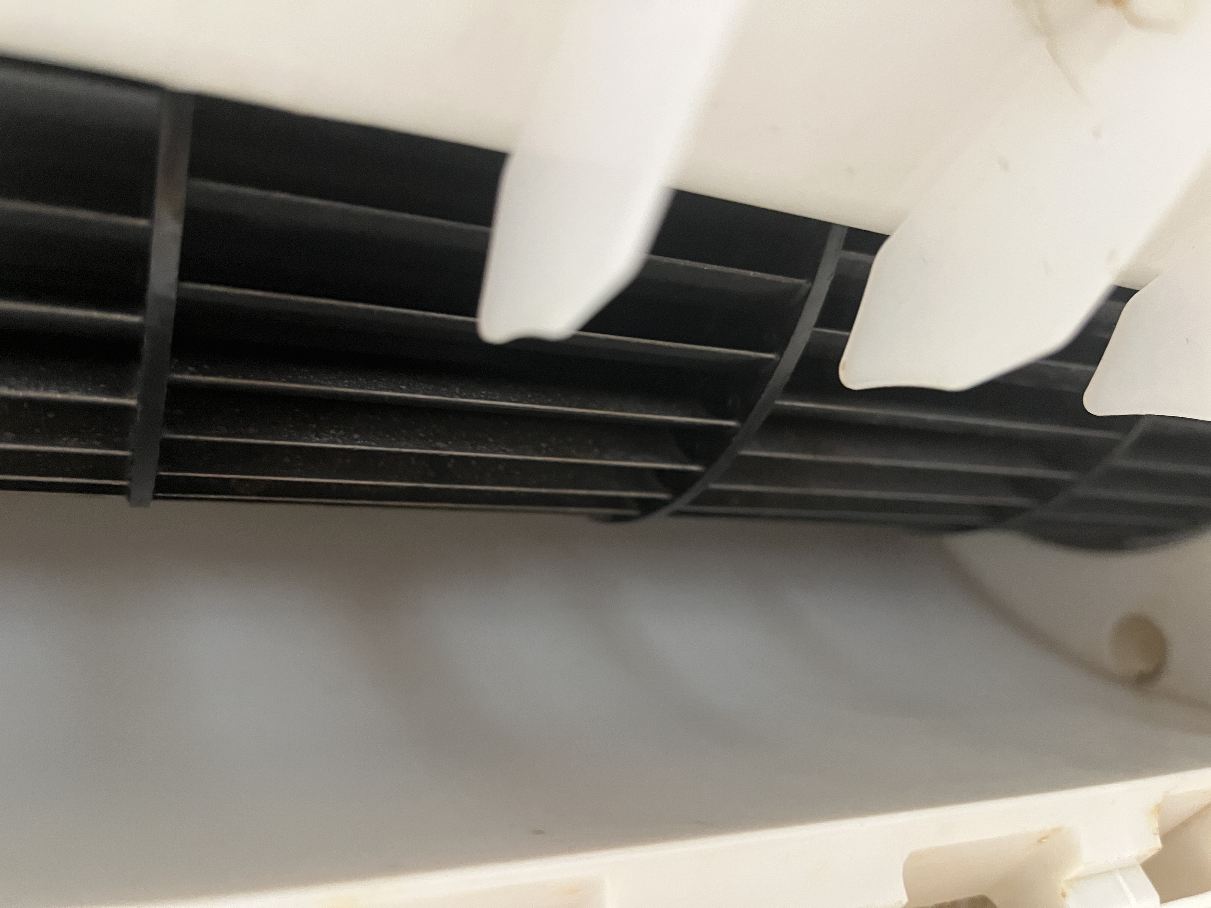 愛知県名古屋市緑区のお掃除機能付きエアコンの作業前2