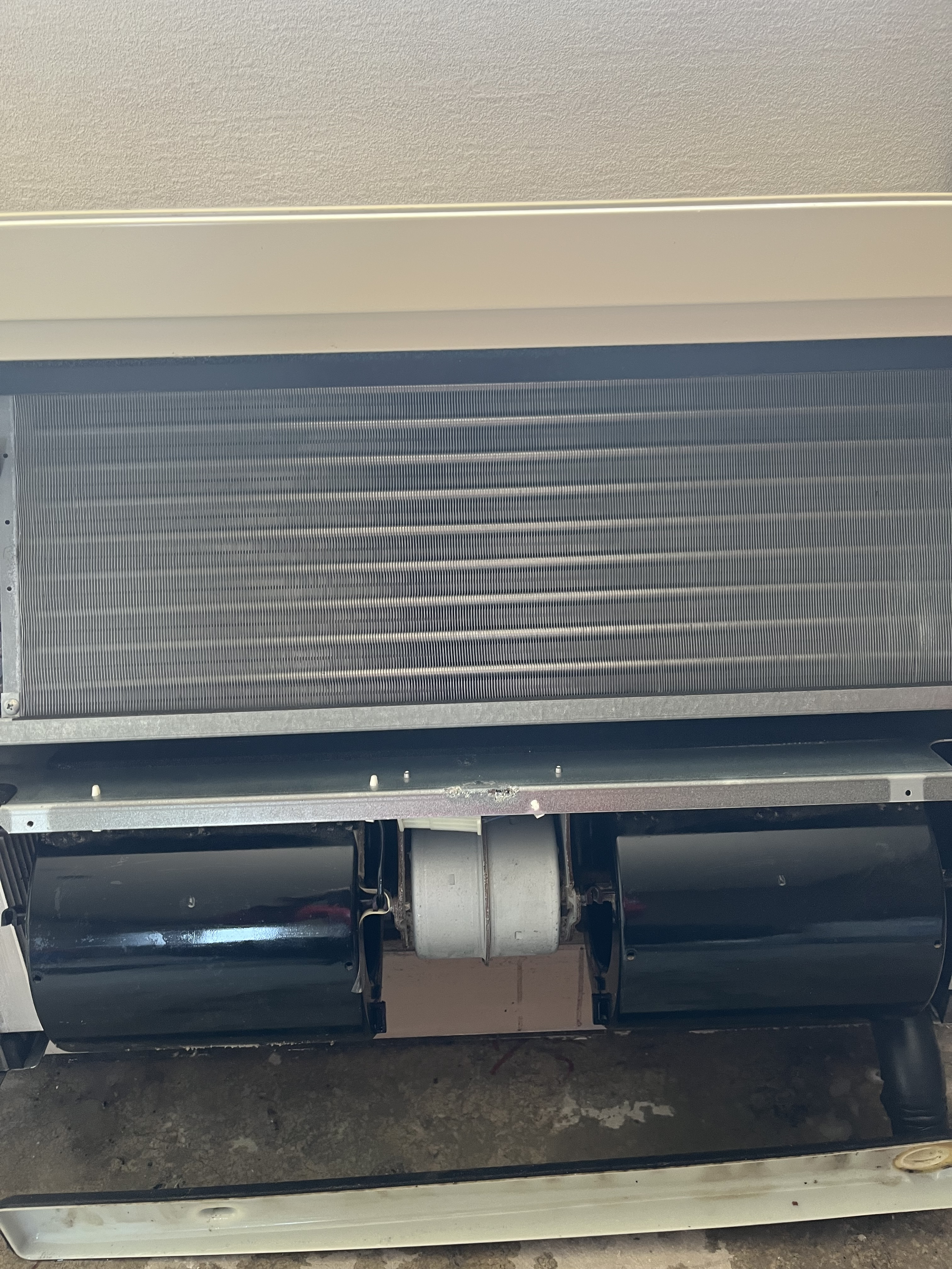 福島県双葉郡富岡町の業務用床置きエアコンの作業後1