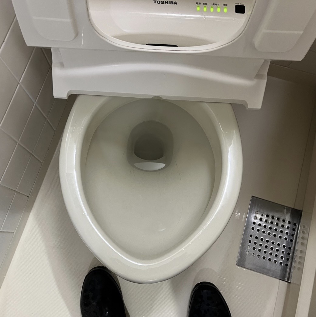 青森県弘前市のトイレクリーニングの作業後1