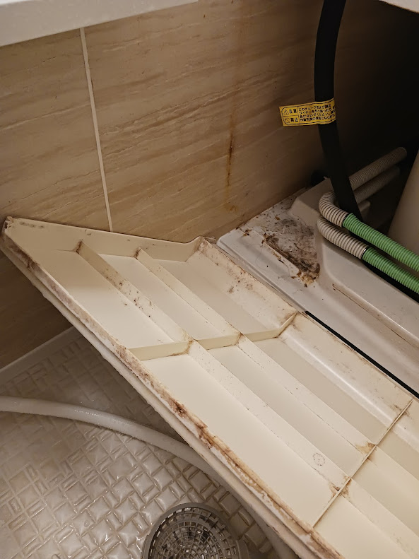 神奈川県横浜市中区の浴室・お風呂クリーニングの作業前1