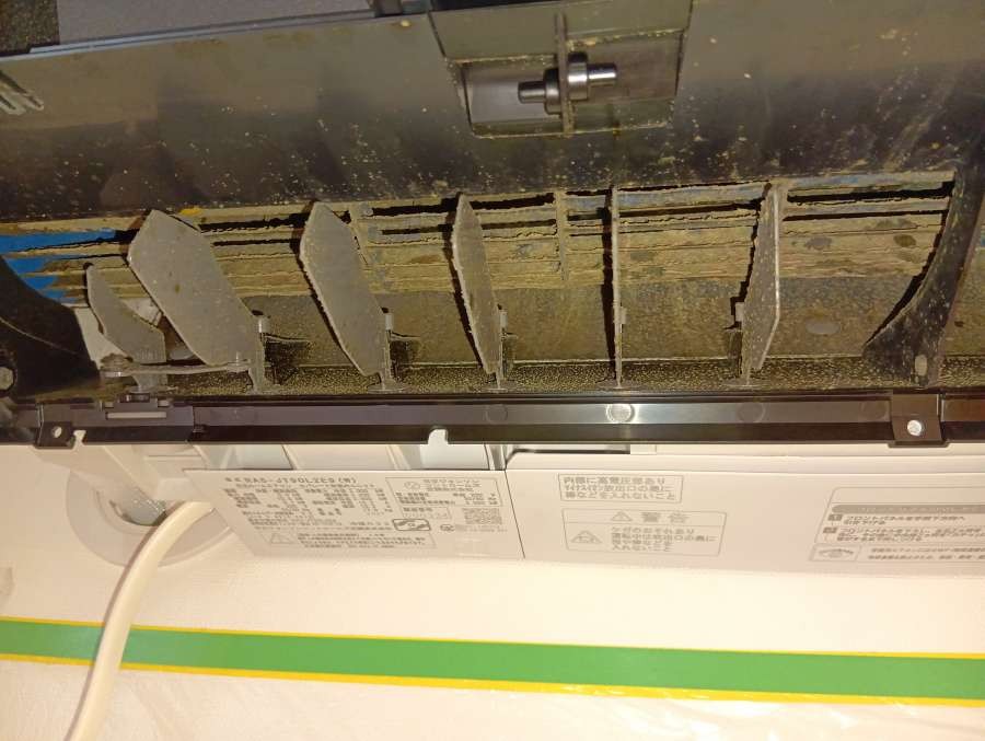 東京都世田谷区東玉川のお掃除機能付きエアコンの作業前1