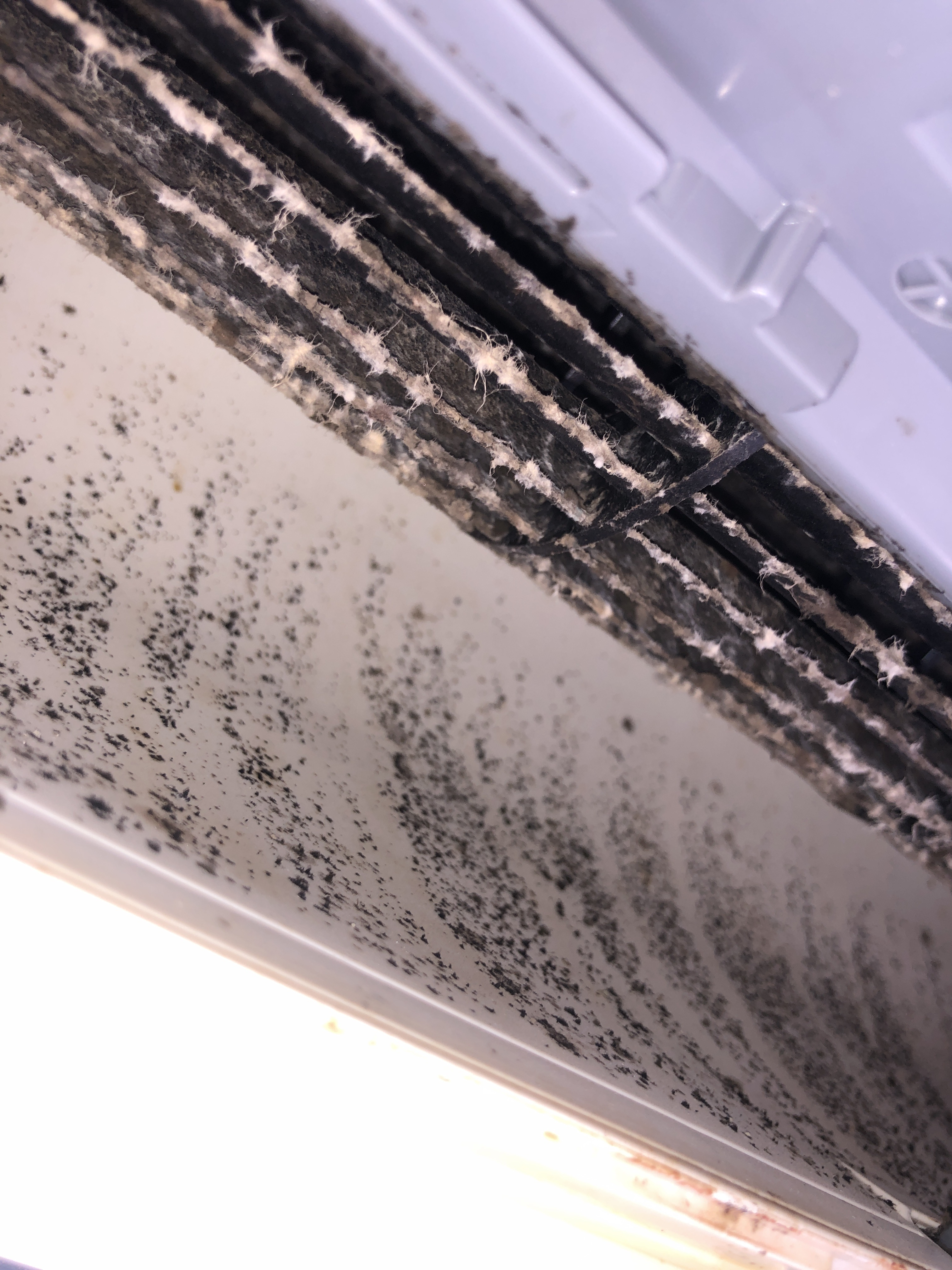 香川県高松市栗林町の壁掛けエアコンの作業前1