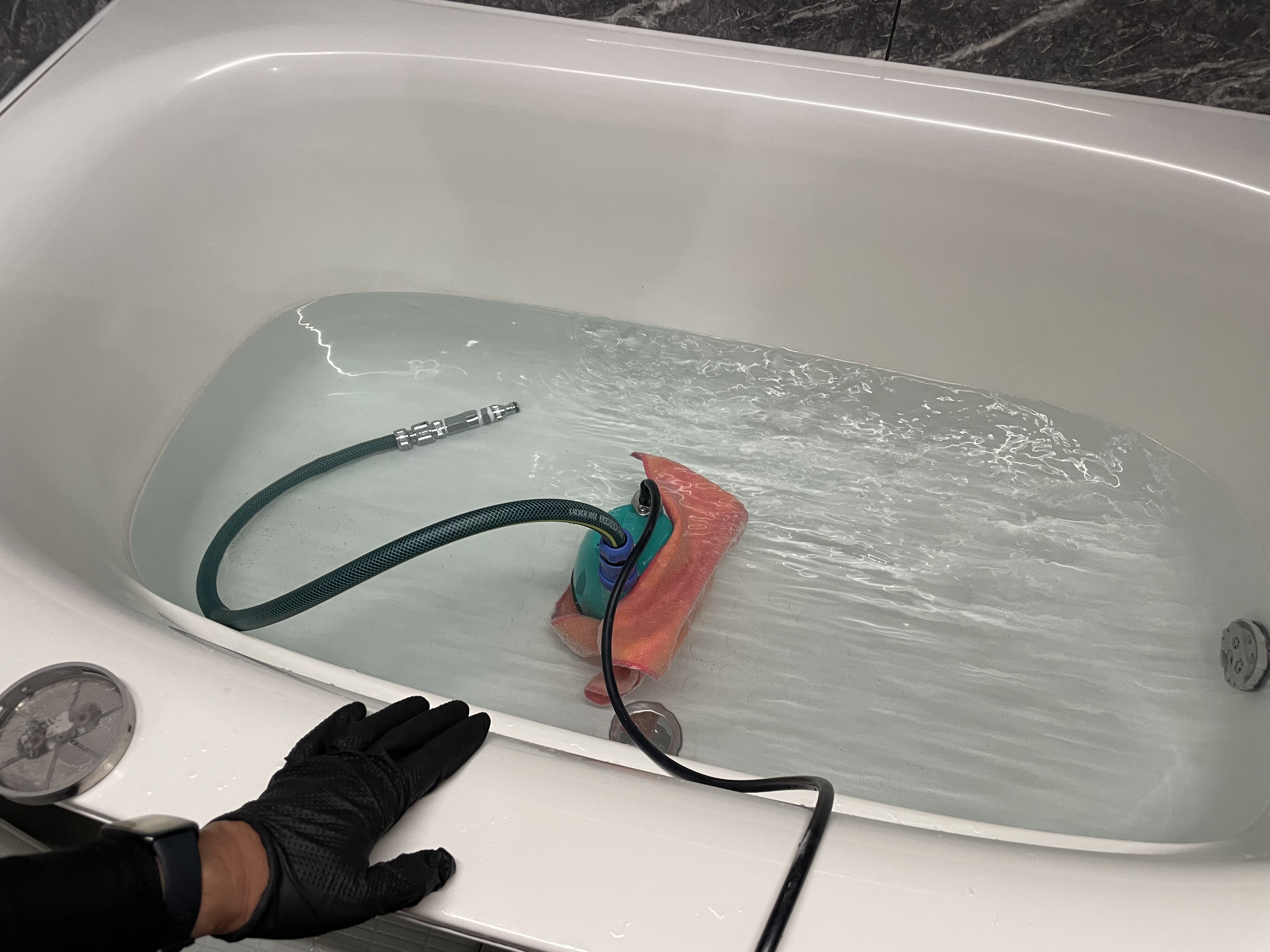 愛知県名古屋市千種区春里町の追い焚き配管除菌洗浄の作業前1