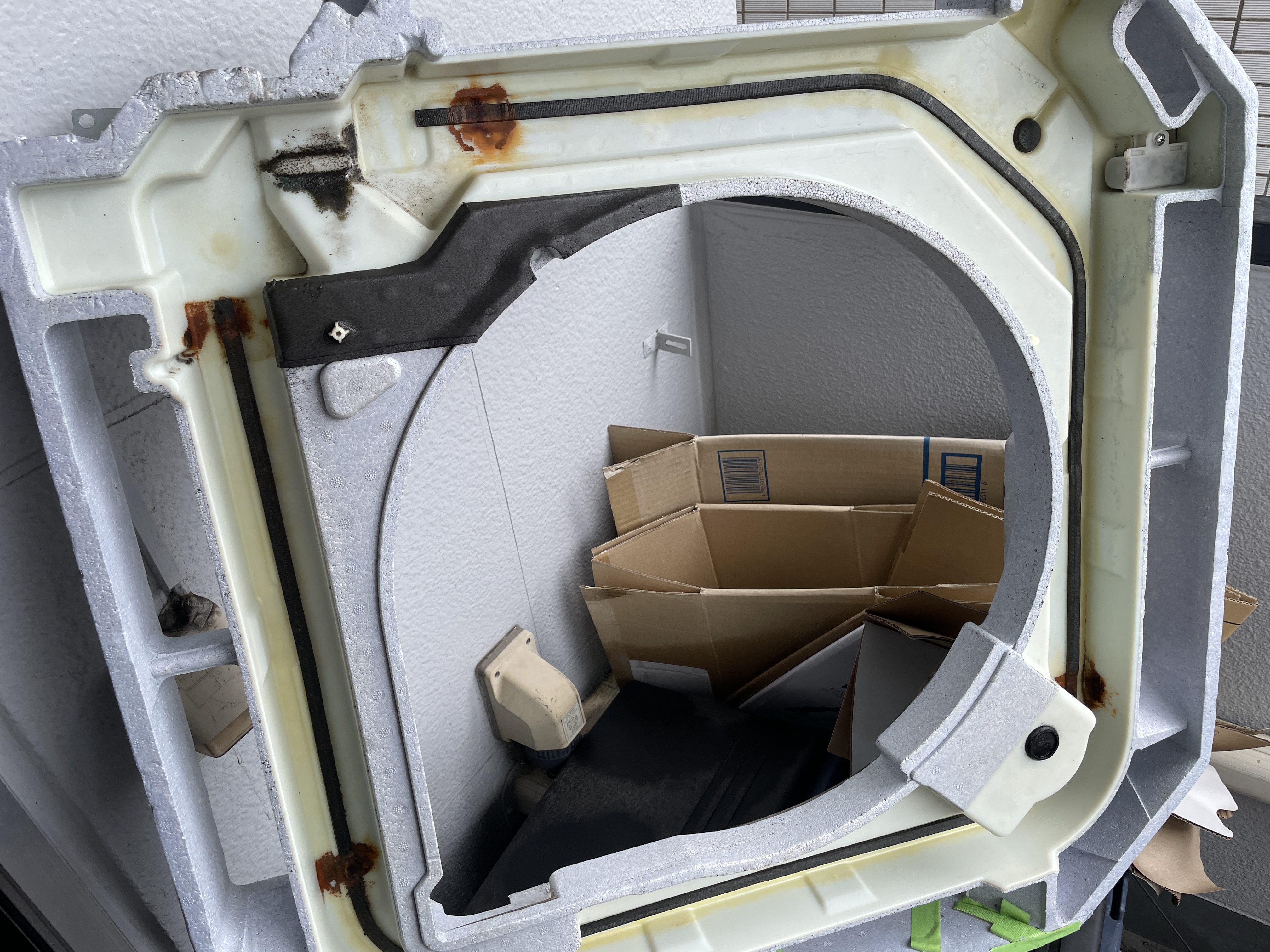 神奈川県横浜市中区の業務用天井埋め込みエアコンの作業後2