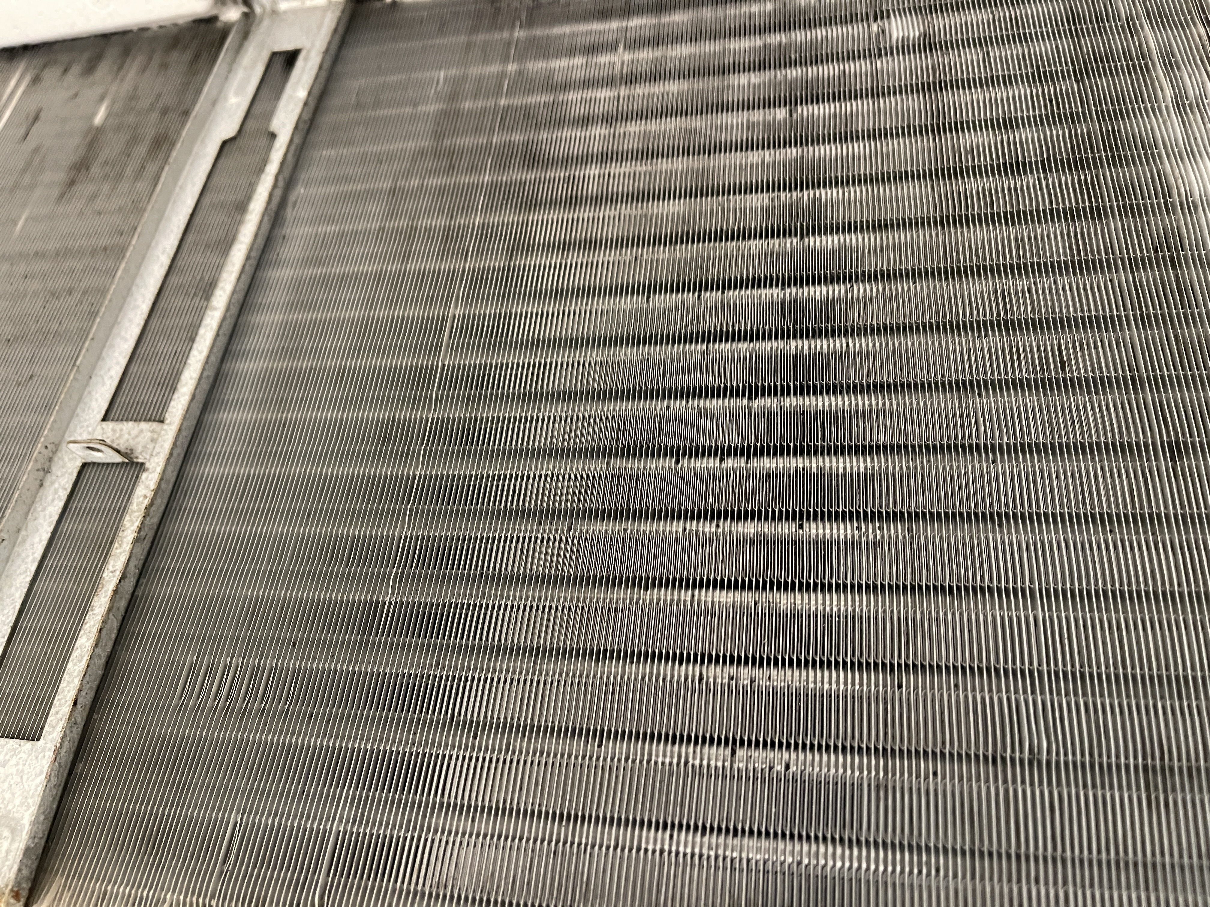 神奈川県横浜市戸塚区の業務用天井埋め込みエアコンの作業後1