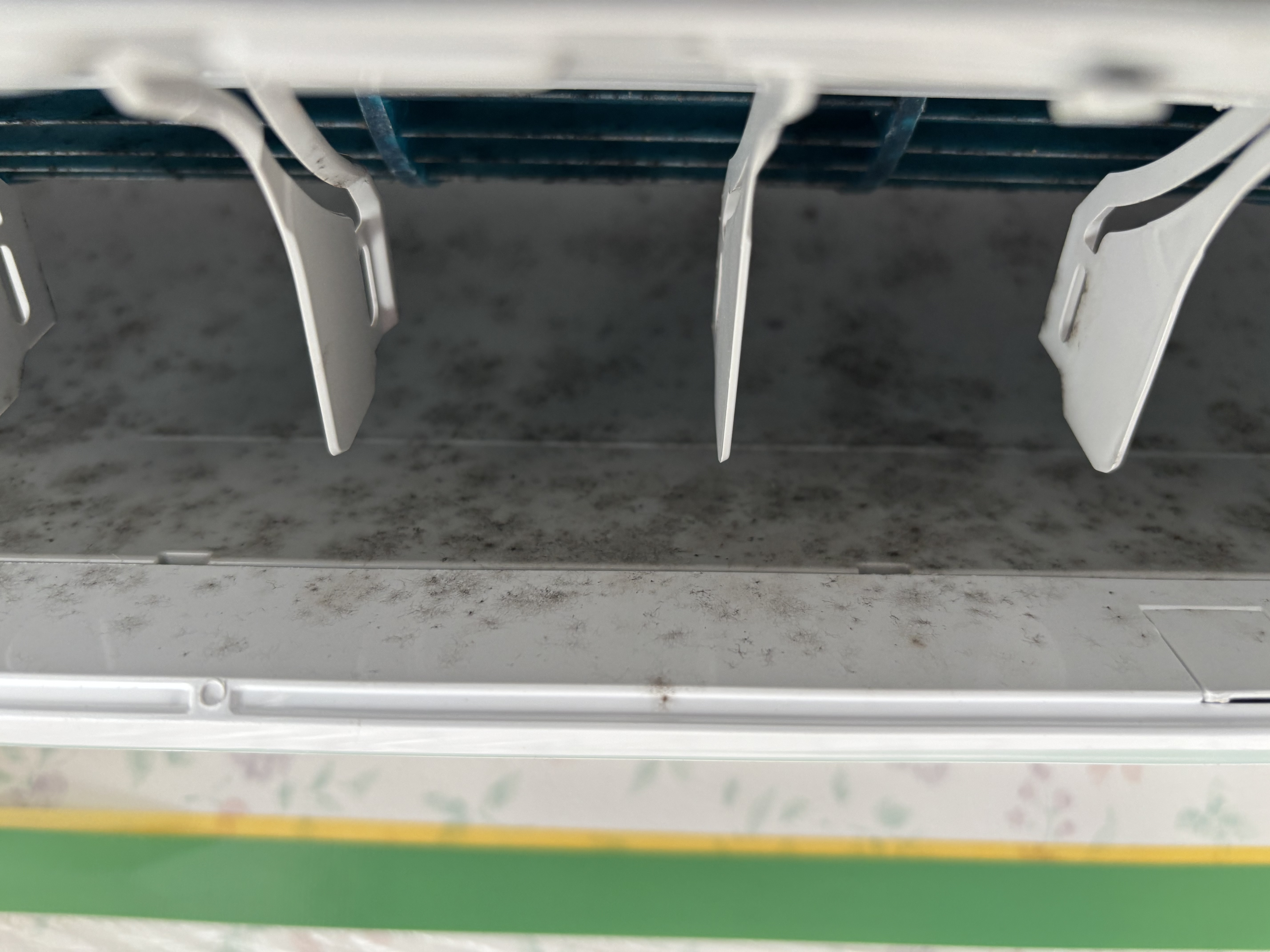 宮城県仙台市太白区松が丘のお掃除機能付きエアコンの作業前1