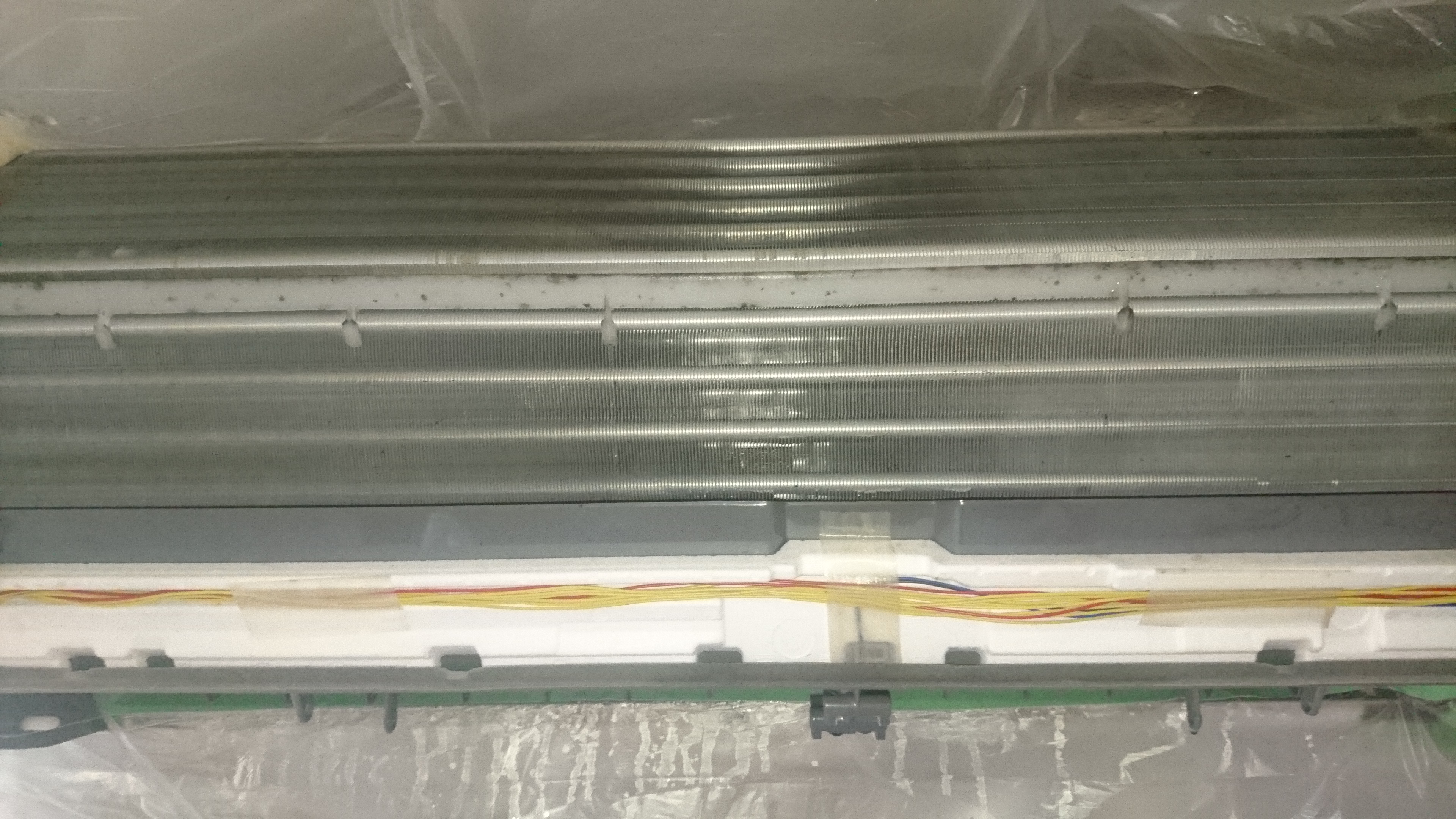 東京都東村山市の壁掛けエアコンの作業前2