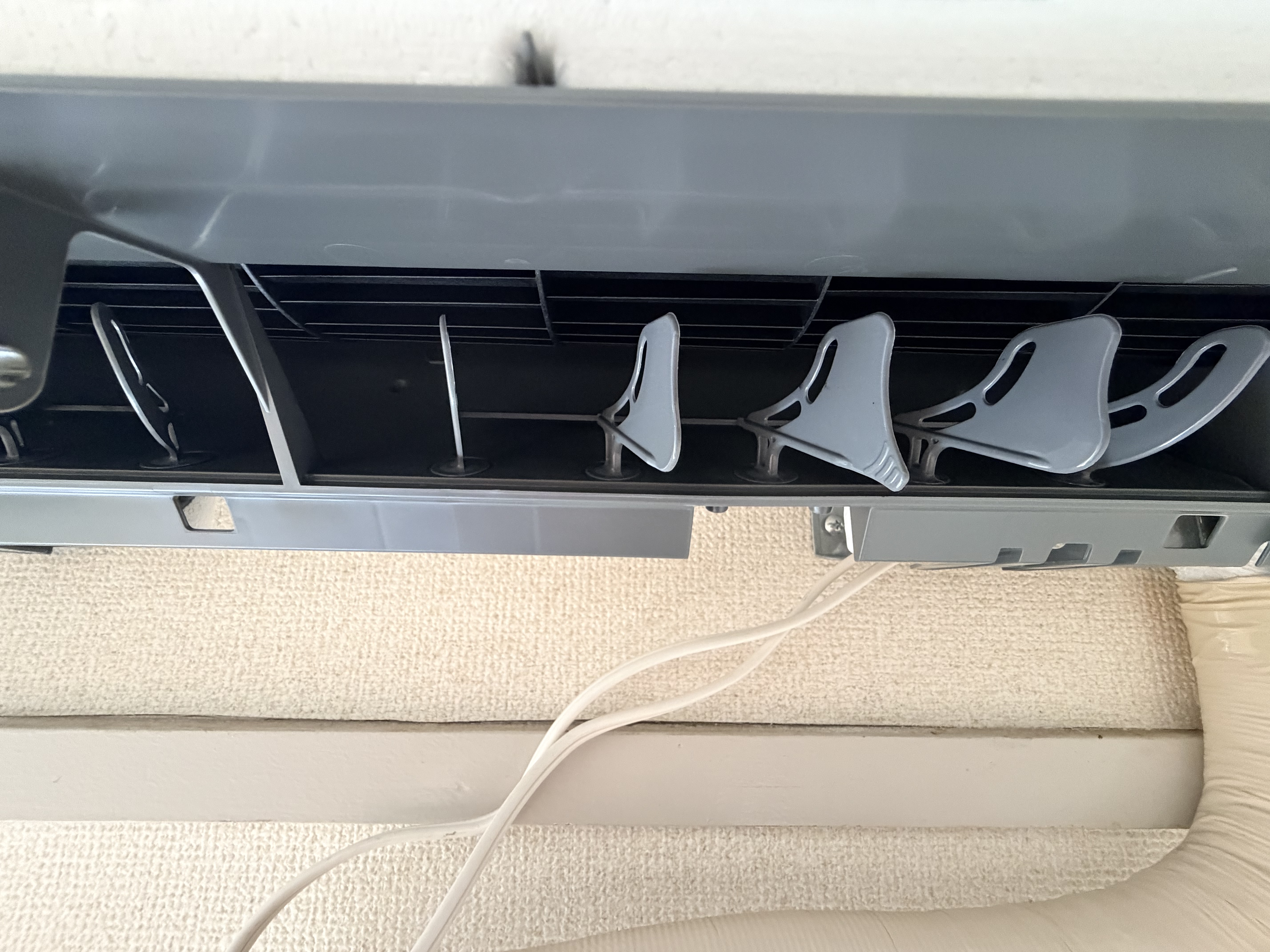 千葉県船橋市柴山の壁掛けエアコンの作業前1